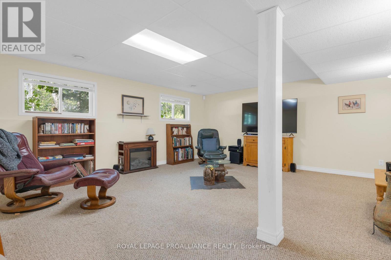 












21289 LOYALIST PARKWAY

,
Prince Edward County (Ameliasburgh),




Ontario
K0K1L0

