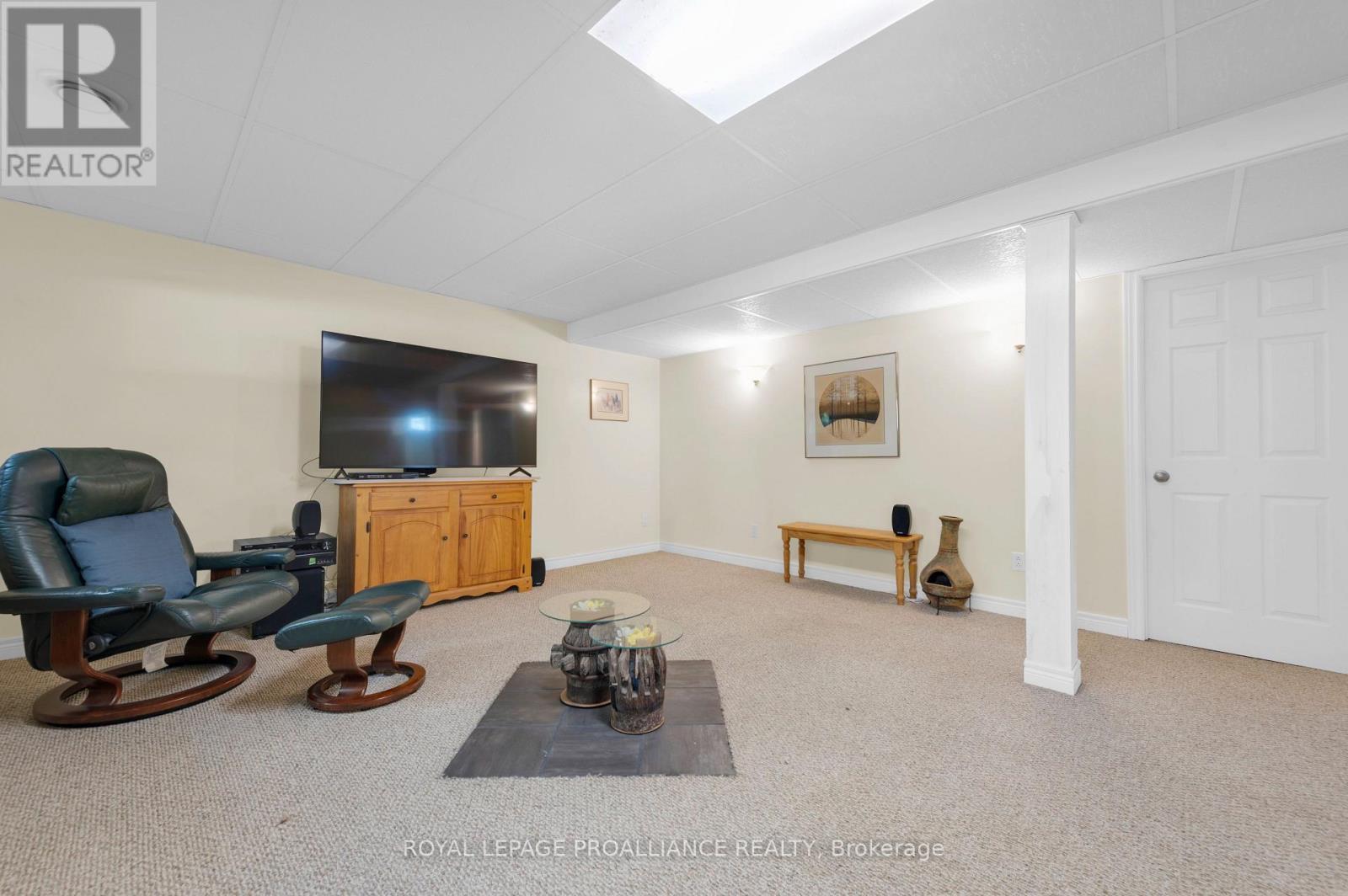 












21289 LOYALIST PARKWAY

,
Prince Edward County (Ameliasburgh),




Ontario
K0K1L0

