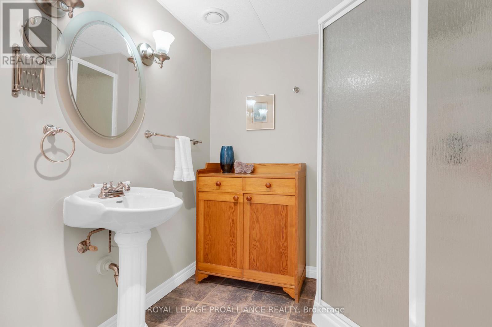 












21289 LOYALIST PARKWAY

,
Prince Edward County (Ameliasburgh),




Ontario
K0K1L0

