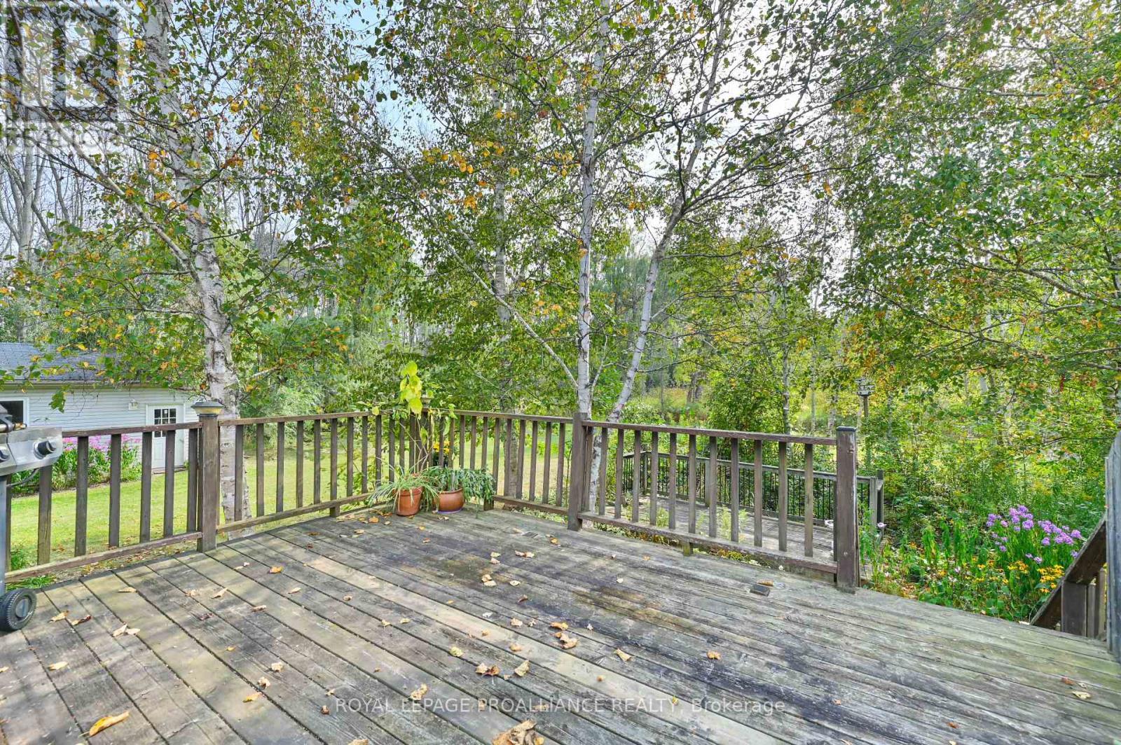 












21289 LOYALIST PARKWAY

,
Prince Edward County (Ameliasburgh),




Ontario
K0K1L0


