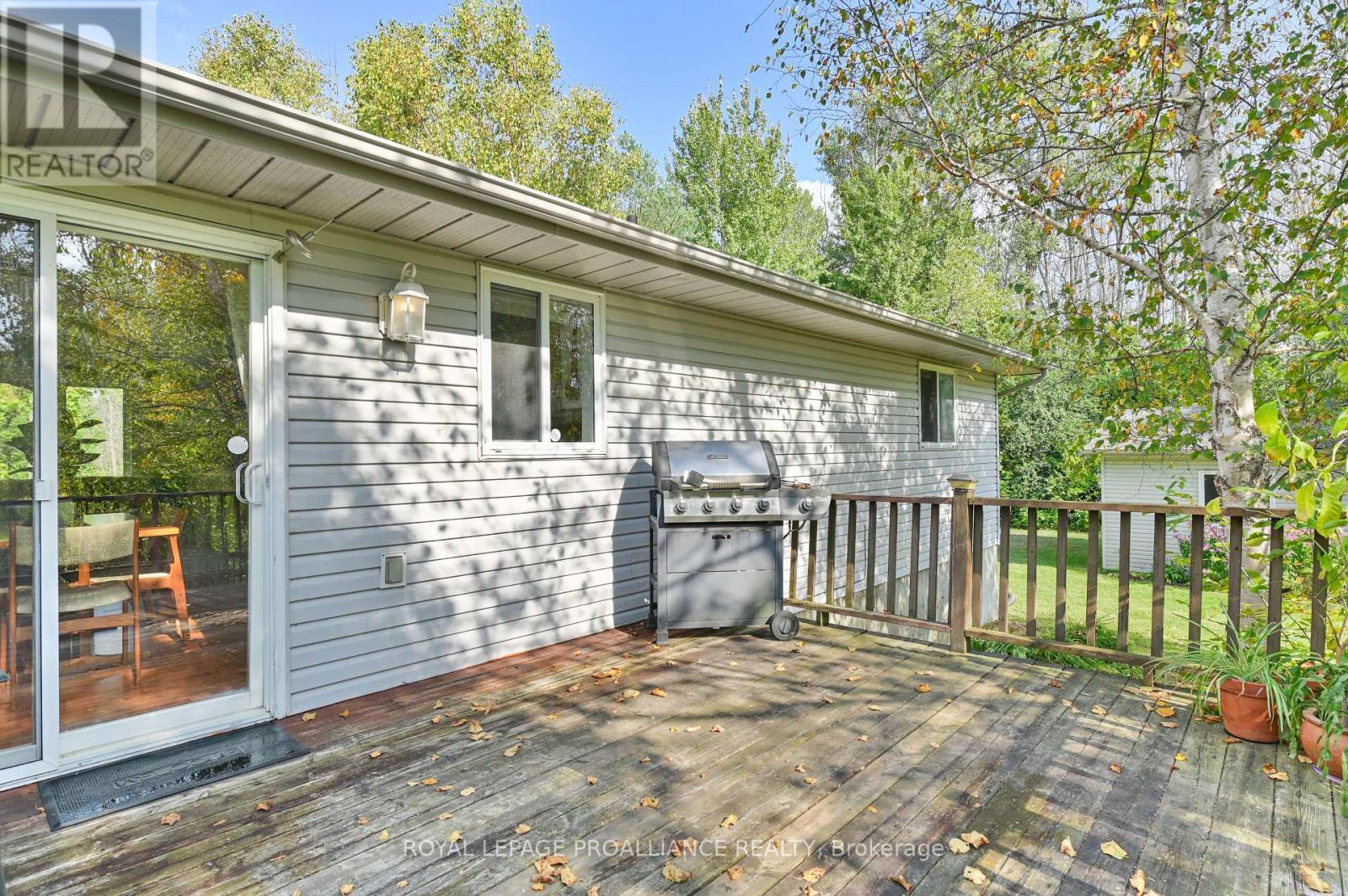 












21289 LOYALIST PARKWAY

,
Prince Edward County (Ameliasburgh),




Ontario
K0K1L0

