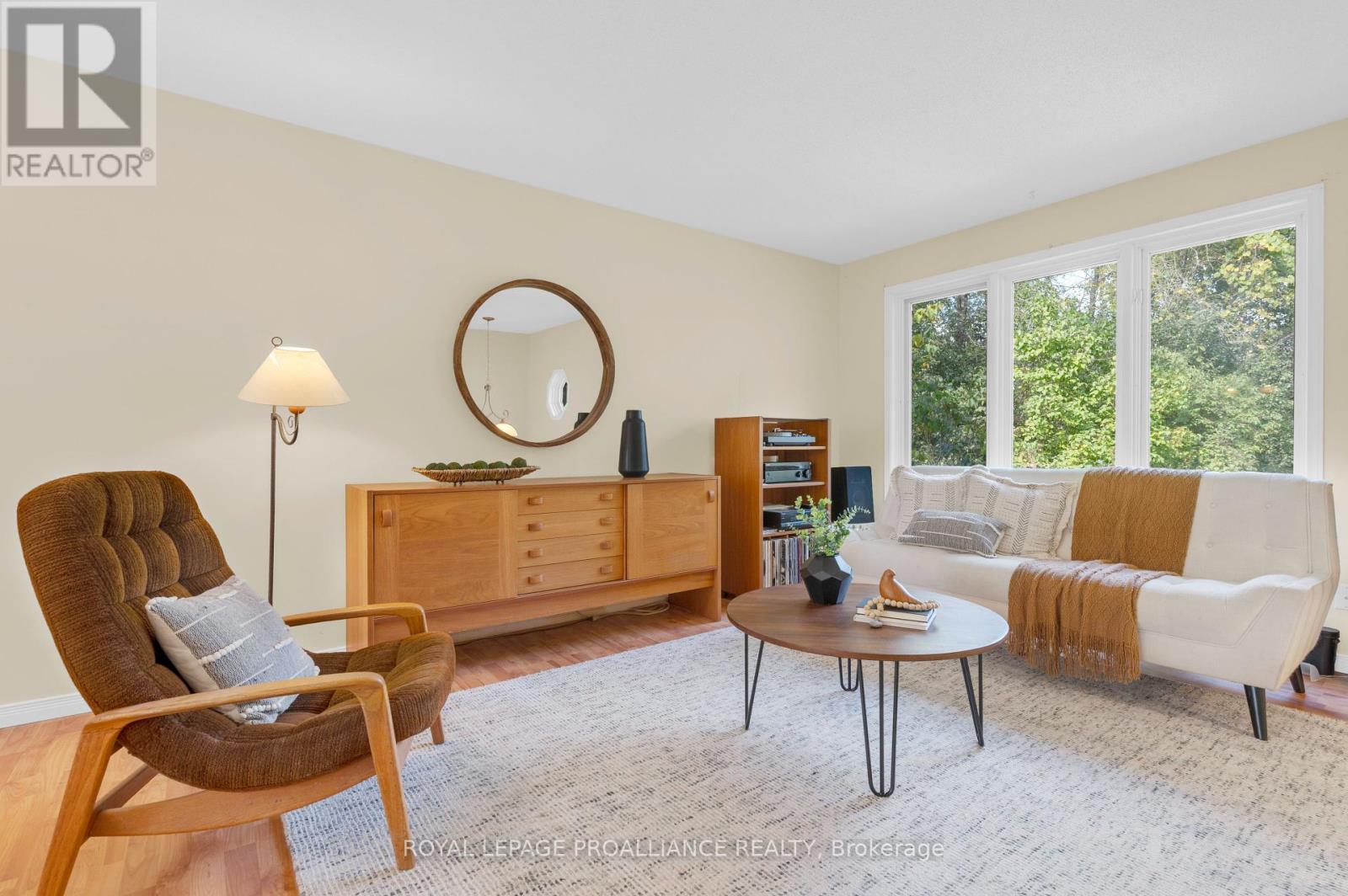 












21289 LOYALIST PARKWAY

,
Prince Edward County (Ameliasburgh),




Ontario
K0K1L0

