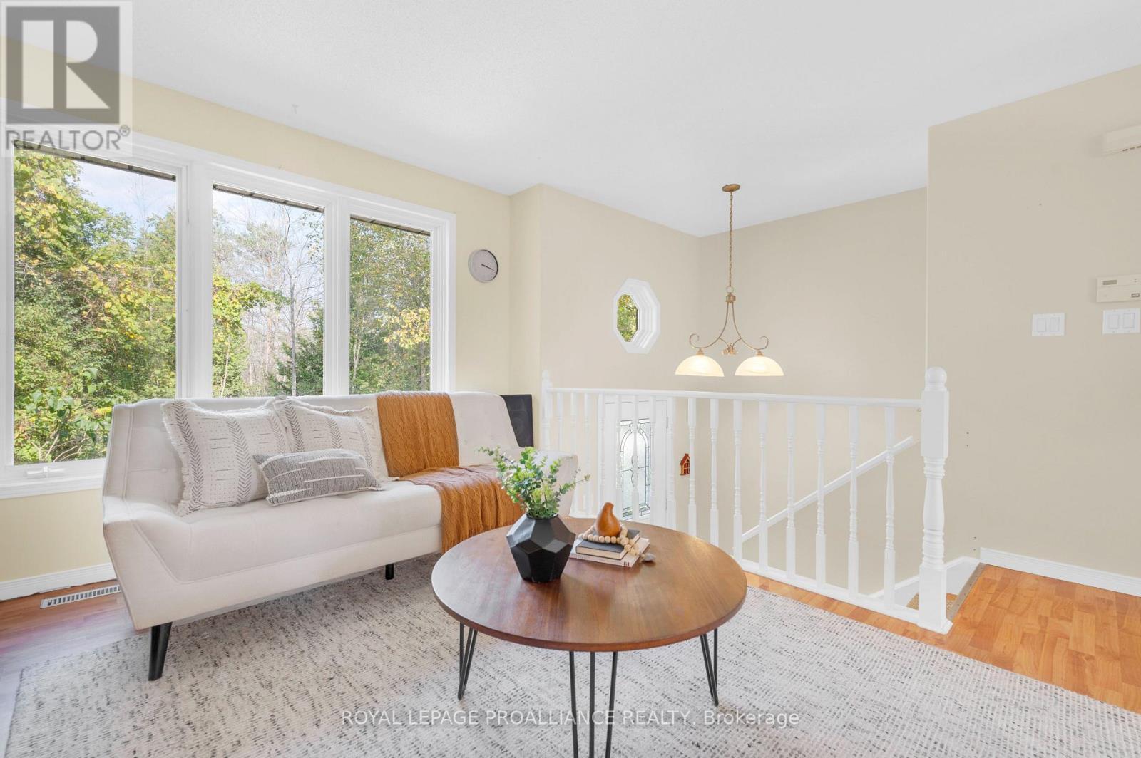 












21289 LOYALIST PARKWAY

,
Prince Edward County (Ameliasburgh),




Ontario
K0K1L0

