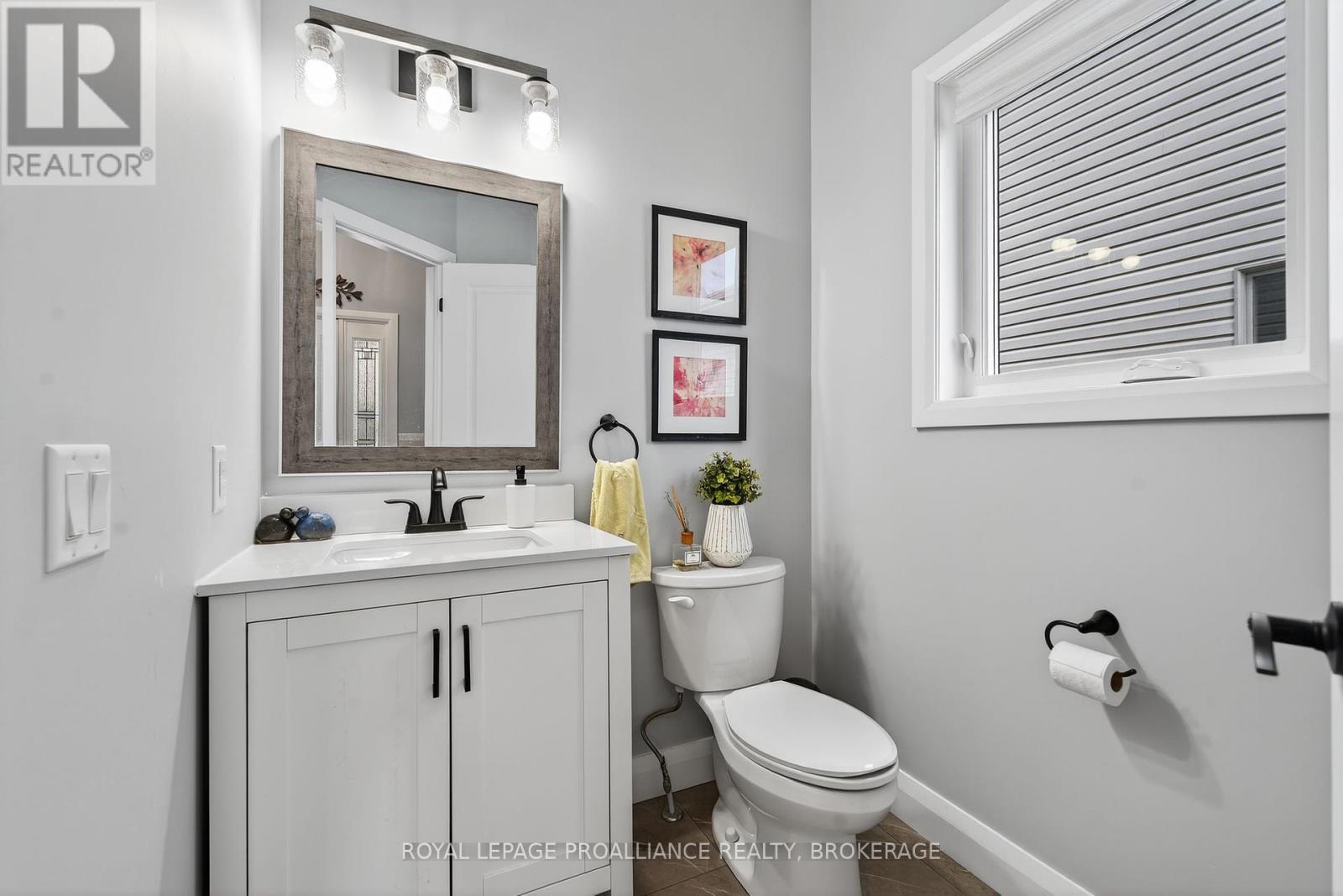 












1520 BERKSHIRE DRIVE

,
Kingston (City Northwest),




Ontario
K7P0S7


