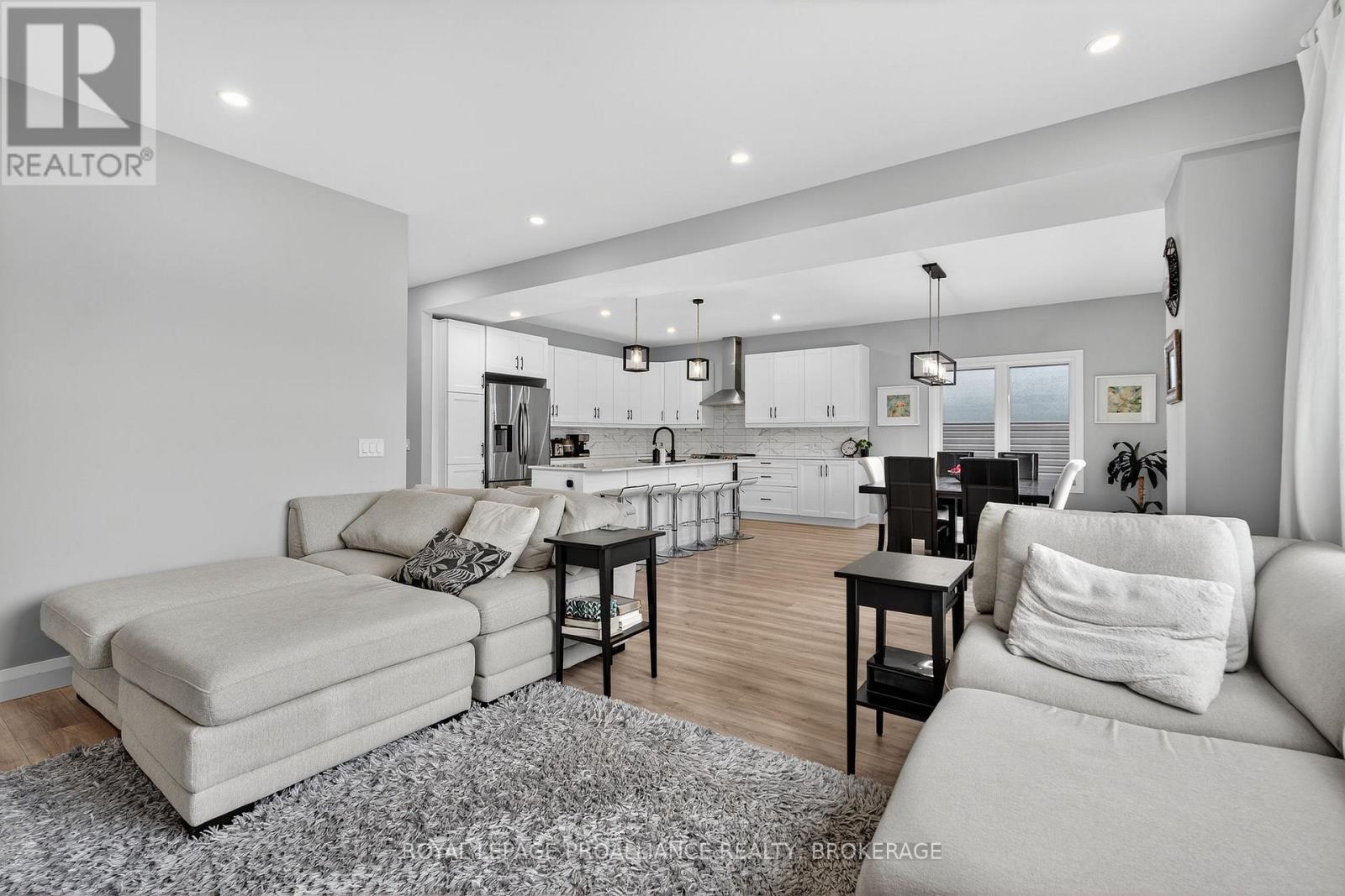












1520 BERKSHIRE DRIVE

,
Kingston (City Northwest),




Ontario
K7P0S7

