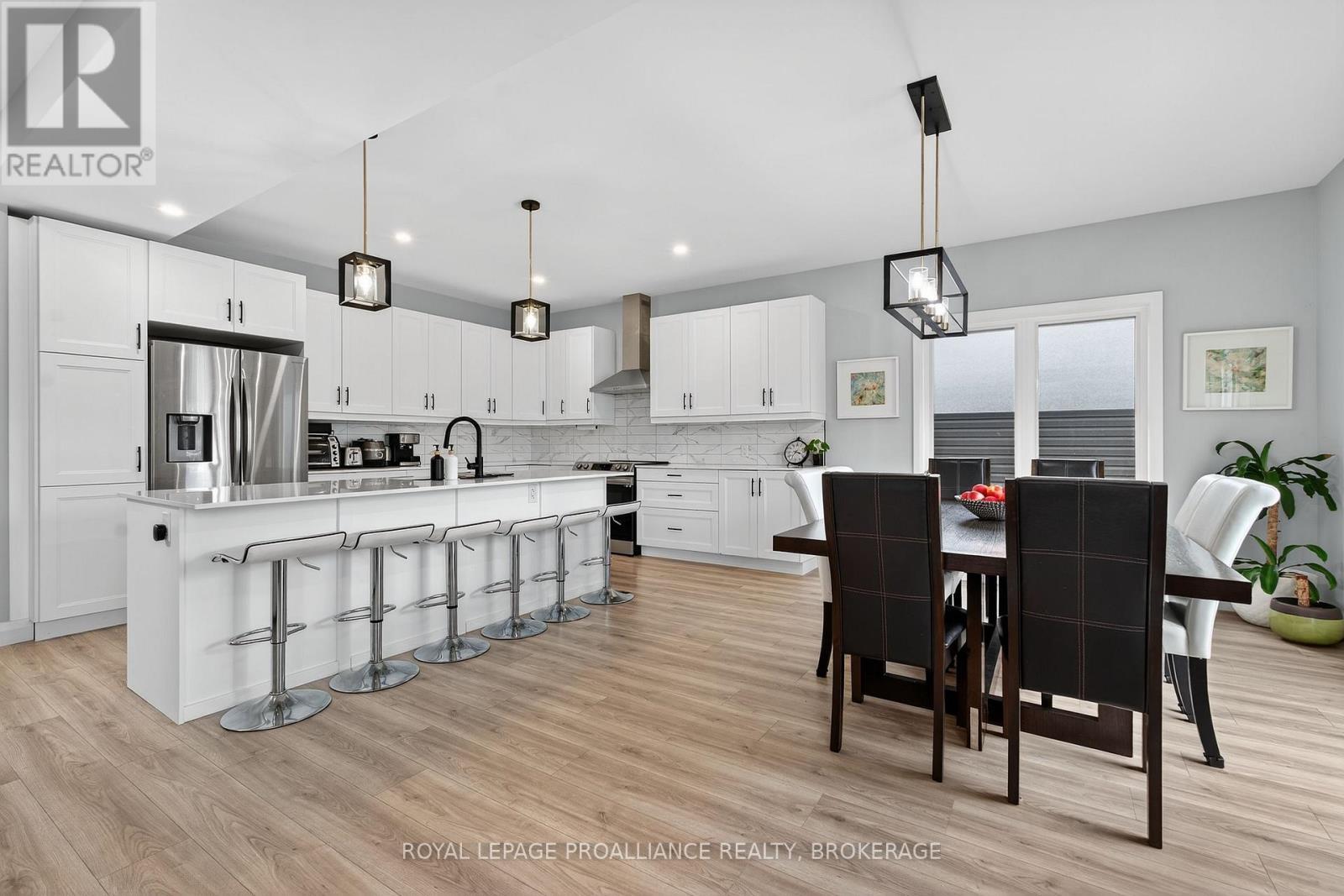 












1520 BERKSHIRE DRIVE

,
Kingston (City Northwest),




Ontario
K7P0S7

