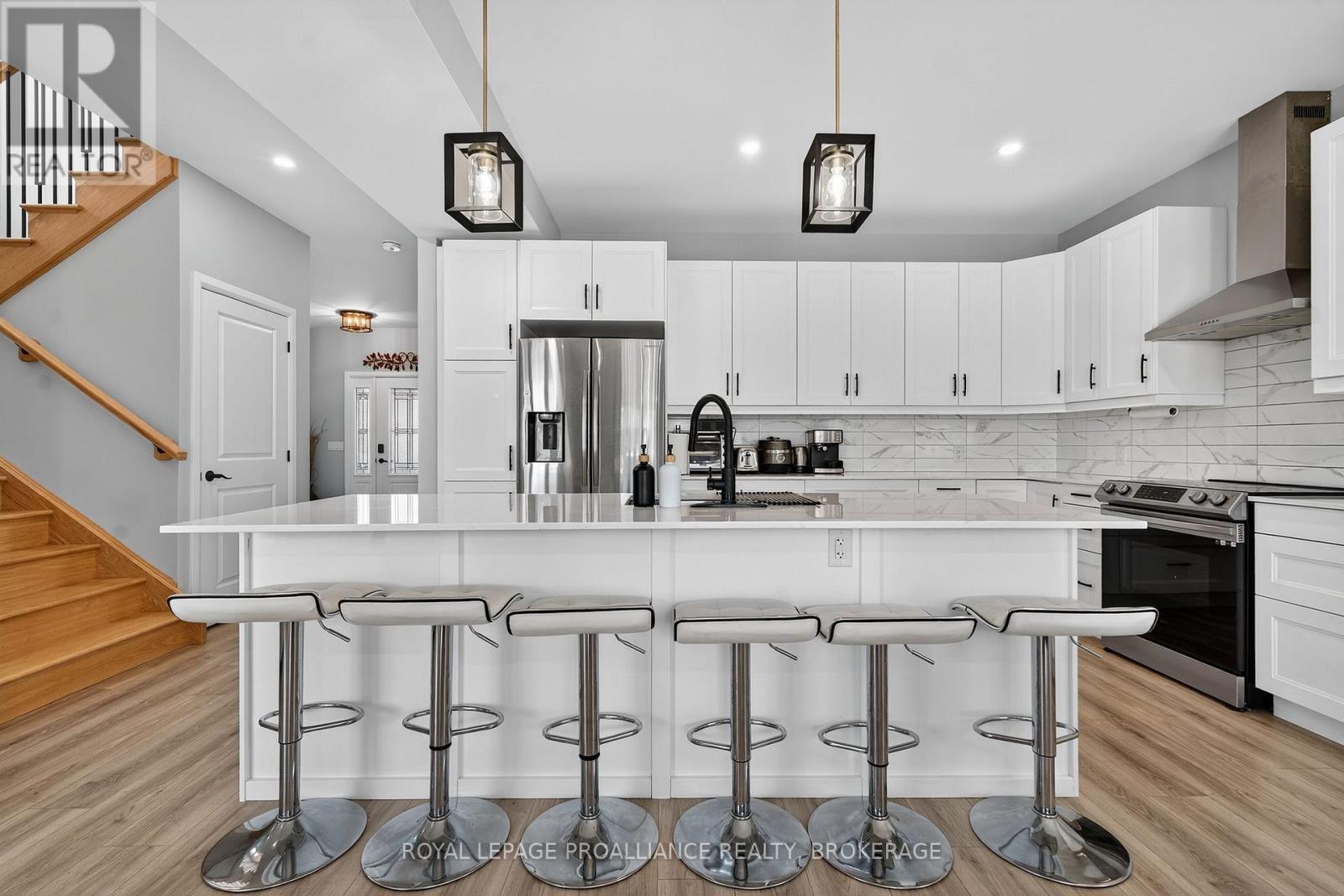 












1520 BERKSHIRE DRIVE

,
Kingston (City Northwest),




Ontario
K7P0S7

