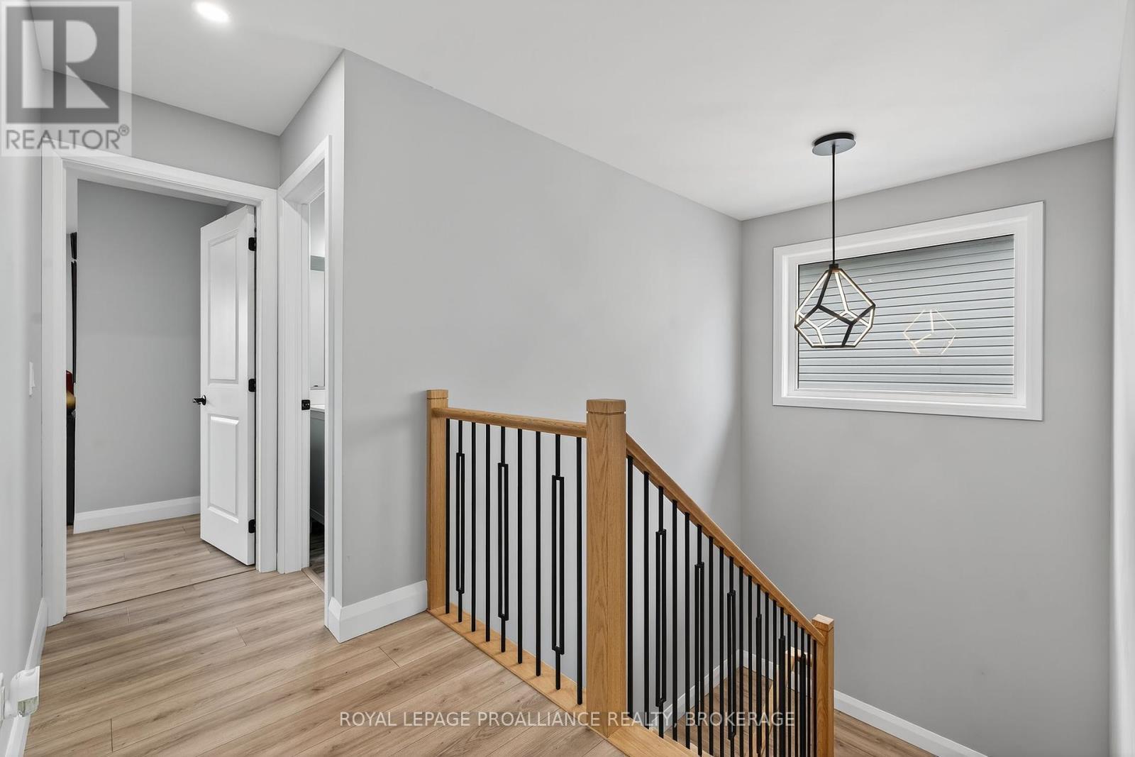 












1520 BERKSHIRE DRIVE

,
Kingston (City Northwest),




Ontario
K7P0S7

