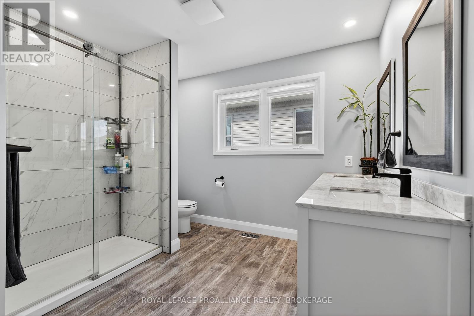 












1520 BERKSHIRE DRIVE

,
Kingston (City Northwest),




Ontario
K7P0S7

