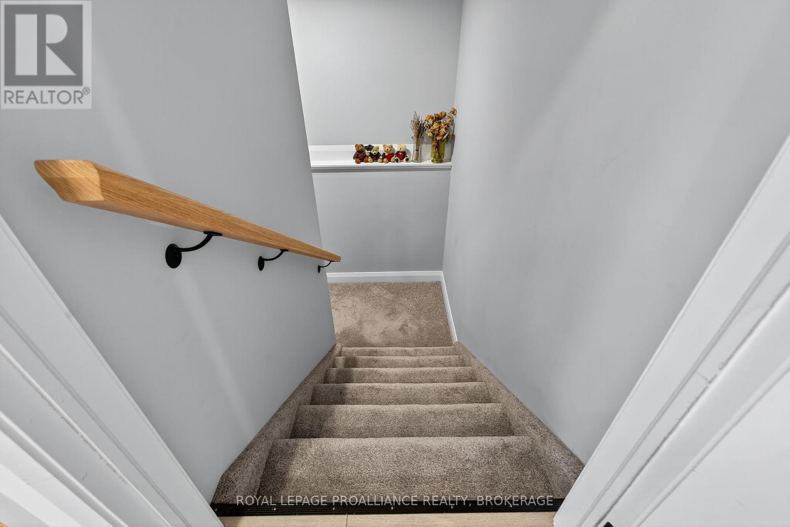 












1520 BERKSHIRE DRIVE

,
Kingston (City Northwest),




Ontario
K7P0S7

