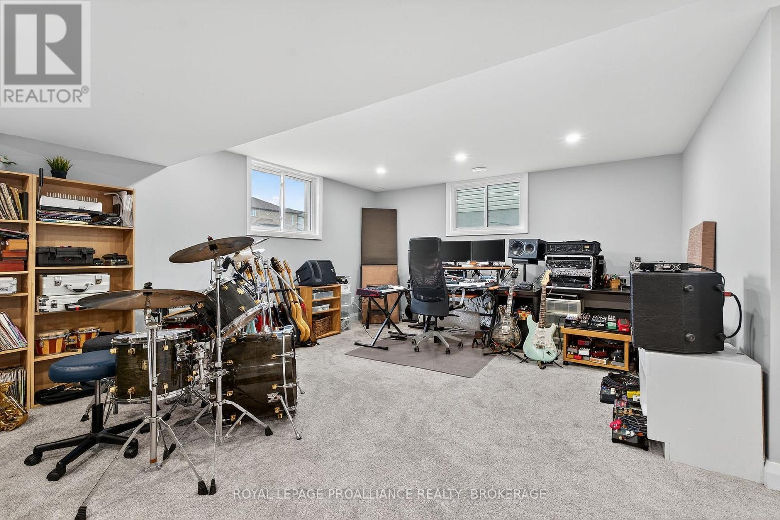 












1520 BERKSHIRE DRIVE

,
Kingston (City Northwest),




Ontario
K7P0S7

