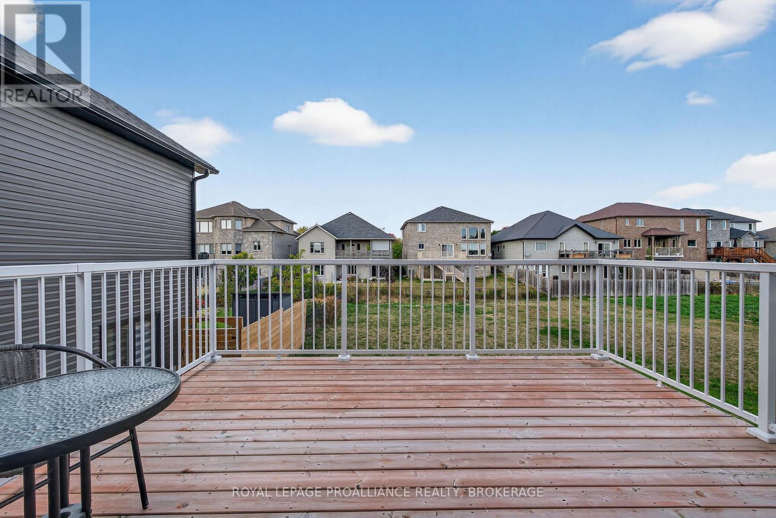 












1520 BERKSHIRE DRIVE

,
Kingston (City Northwest),




Ontario
K7P0S7


