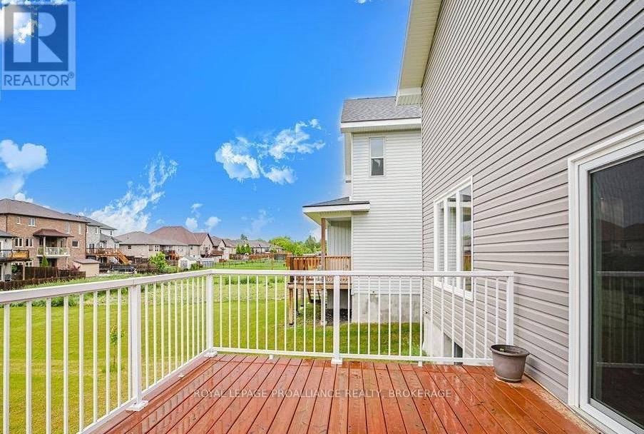












1520 BERKSHIRE DRIVE

,
Kingston (City Northwest),




Ontario
K7P0S7

