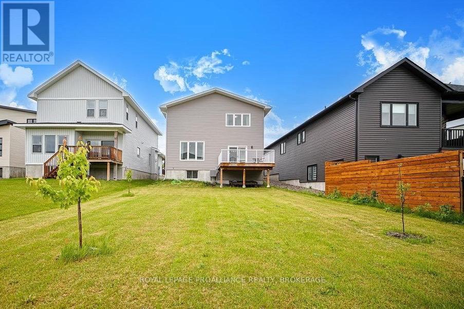 












1520 BERKSHIRE DRIVE

,
Kingston (City Northwest),




Ontario
K7P0S7

