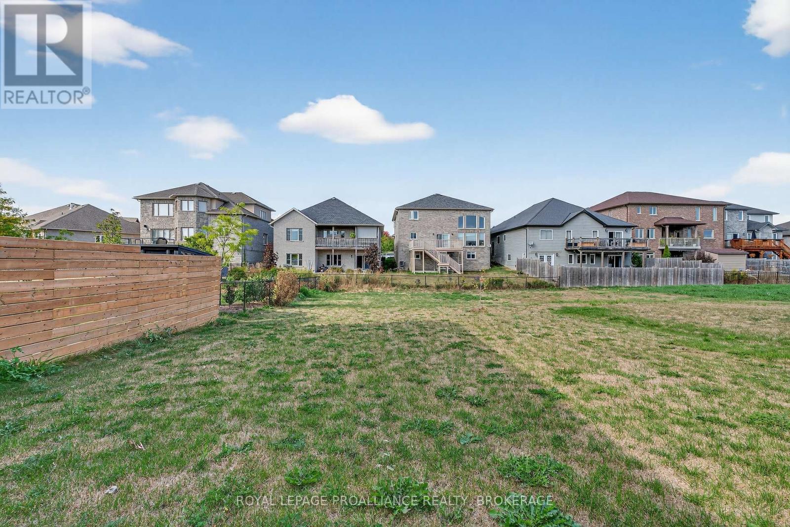 












1520 BERKSHIRE DRIVE

,
Kingston (City Northwest),




Ontario
K7P0S7

