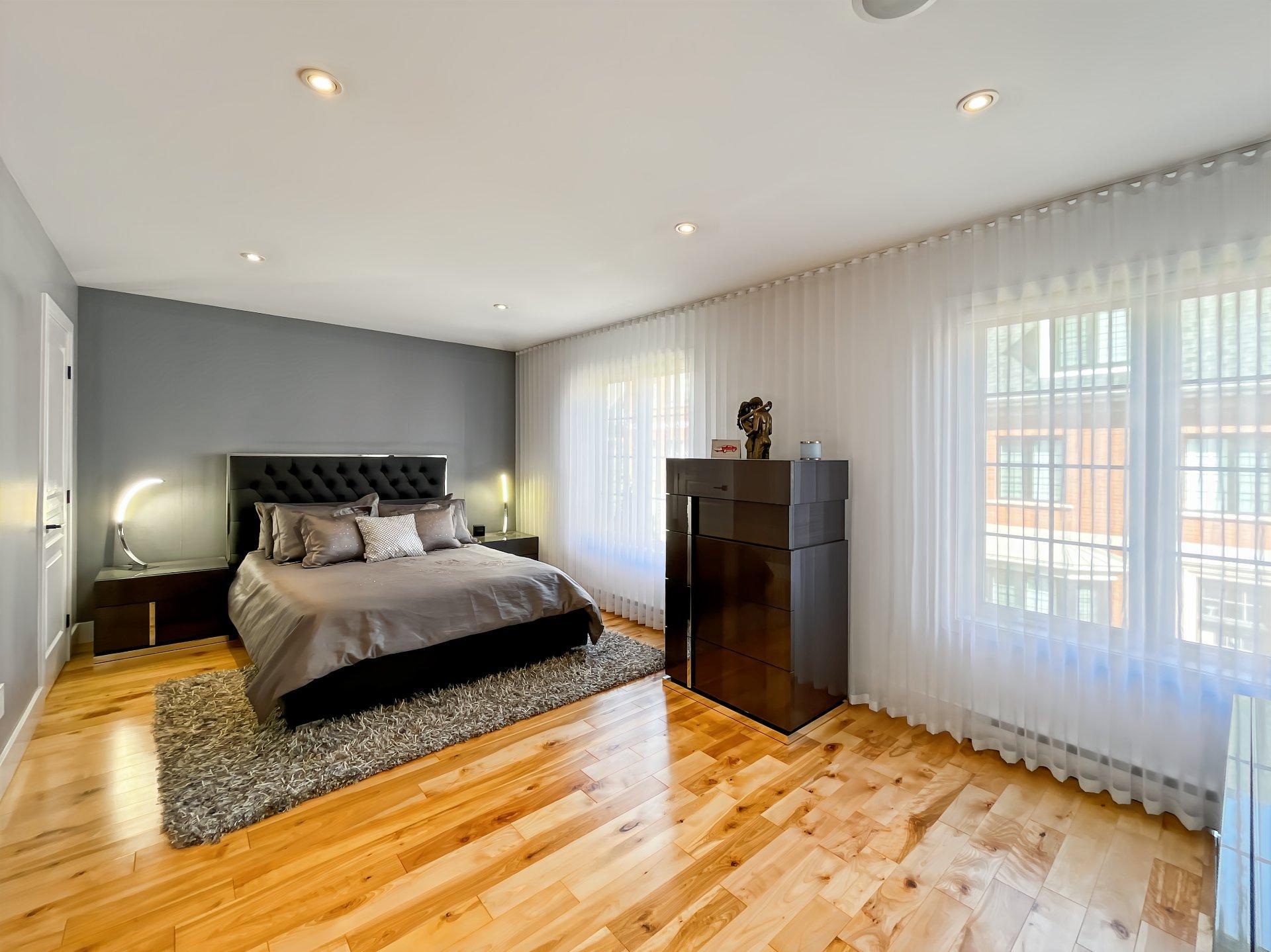 









2654Z


Av. Ernest-Hemingway

,
Montréal (Saint-Laurent),




QC
H4R3E7

