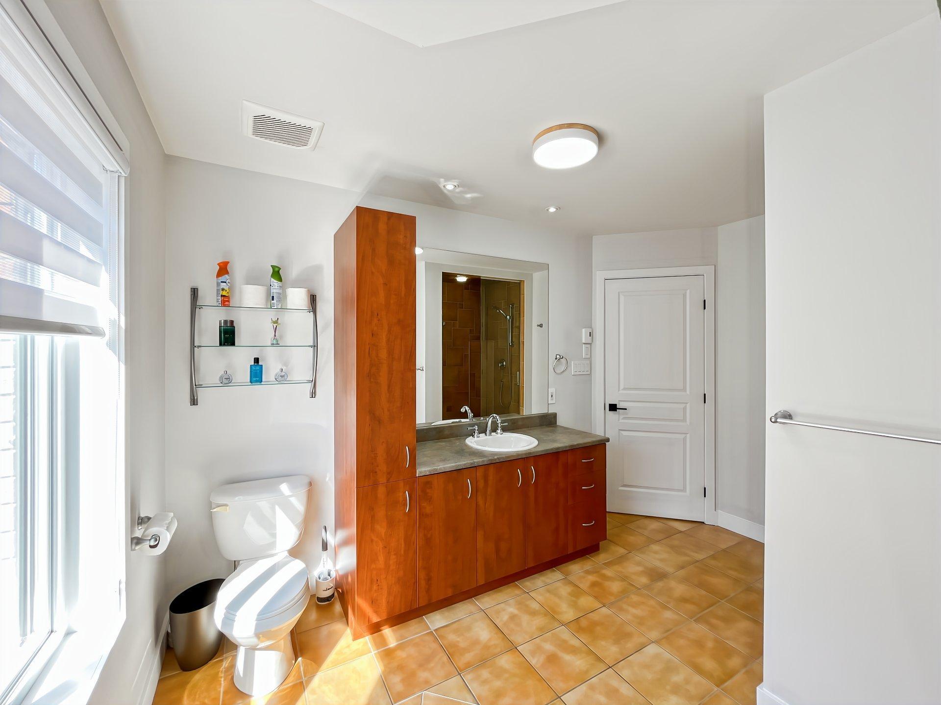 









2654Z


Av. Ernest-Hemingway

,
Montréal (Saint-Laurent),




QC
H4R3E7

