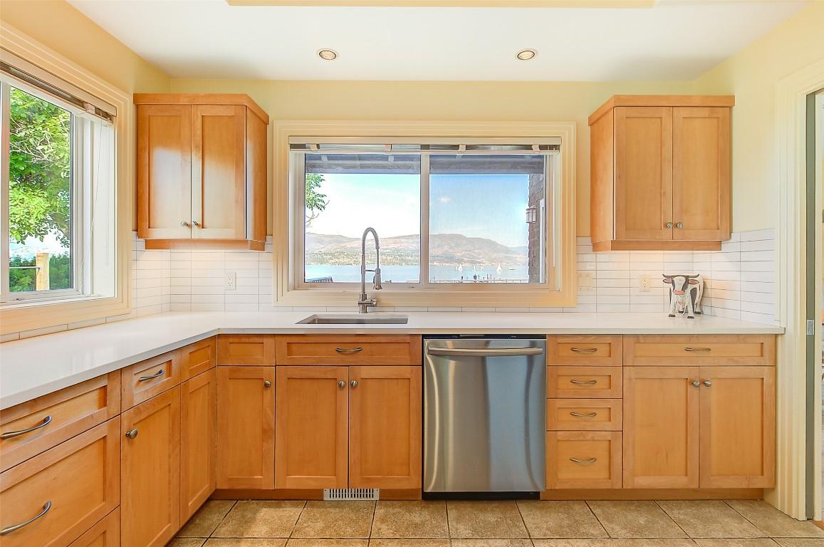 









4260


Hobson

Road,
Kelowna,




BC
V1W 1Y3

