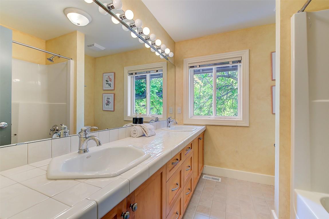 









4260


Hobson

Road,
Kelowna,




BC
V1W 1Y3

