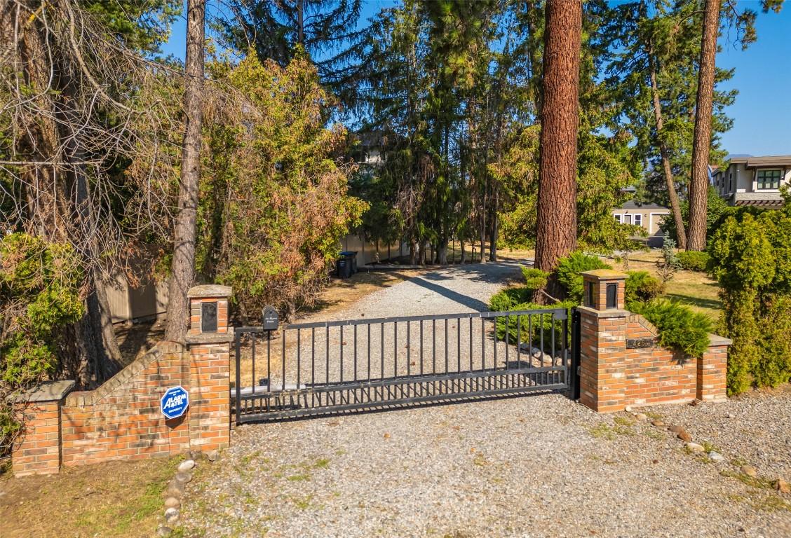 









4260


Hobson

Road,
Kelowna,




BC
V1W 1Y3

