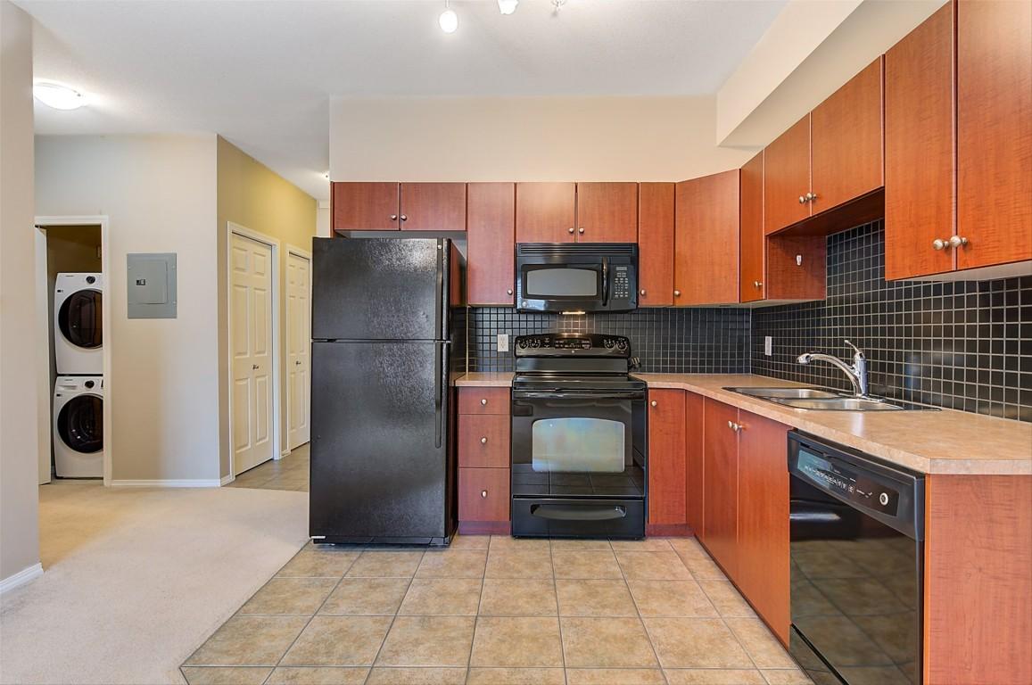 









1875


Country Club

Drive, 1105,
Kelowna,




BC
V1V 2W6

