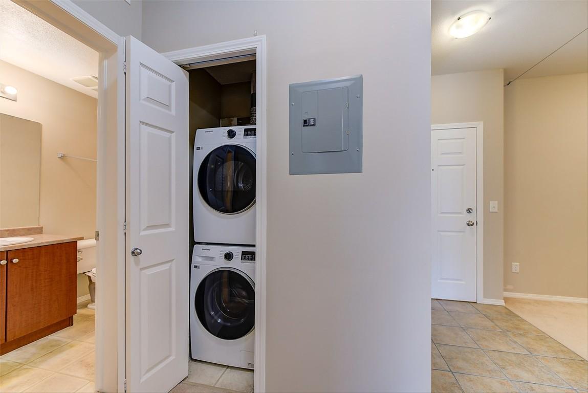 









1875


Country Club

Drive, 1105,
Kelowna,




BC
V1V 2W6

