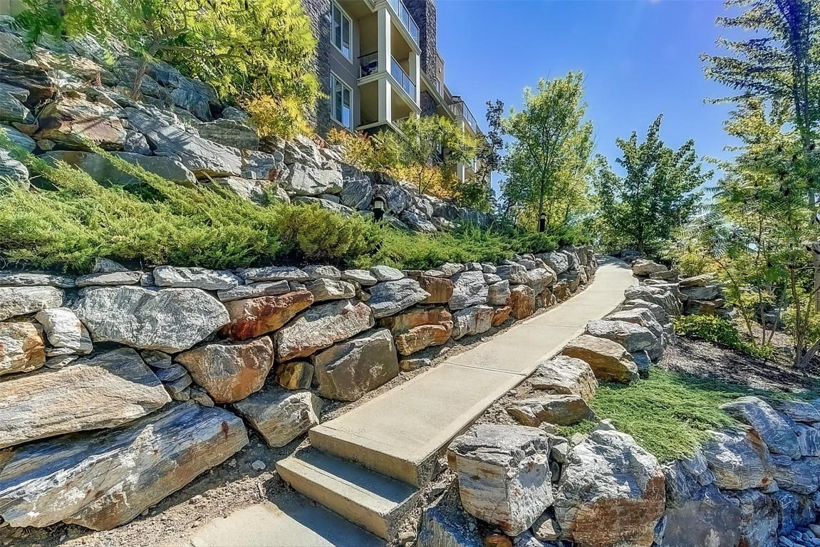 









1875


Country Club

Drive, 1105,
Kelowna,




BC
V1V 2W6

