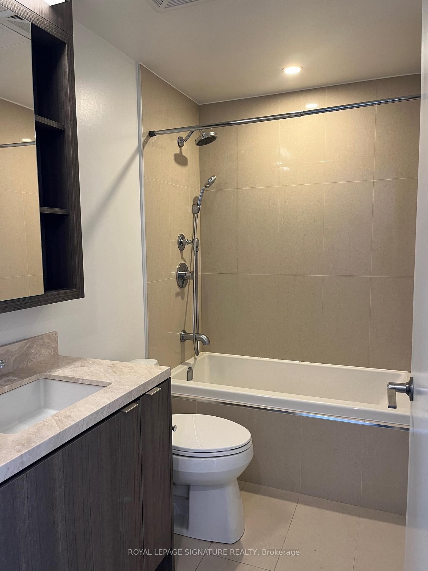 









115


Blue Jays

Way, 4807,
Toronto,




ON
M5V 0N4

