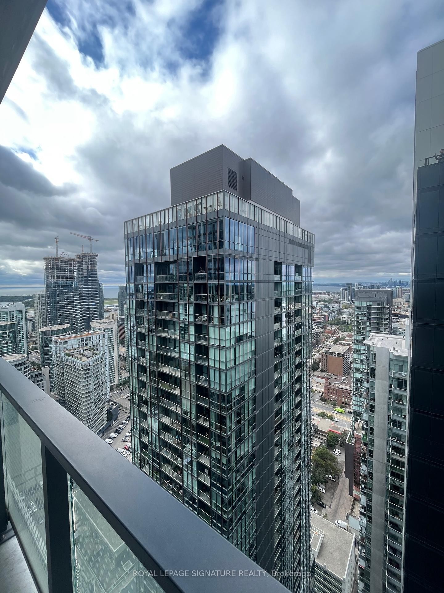 









115


Blue Jays

Way, 4807,
Toronto,




ON
M5V 0N4

