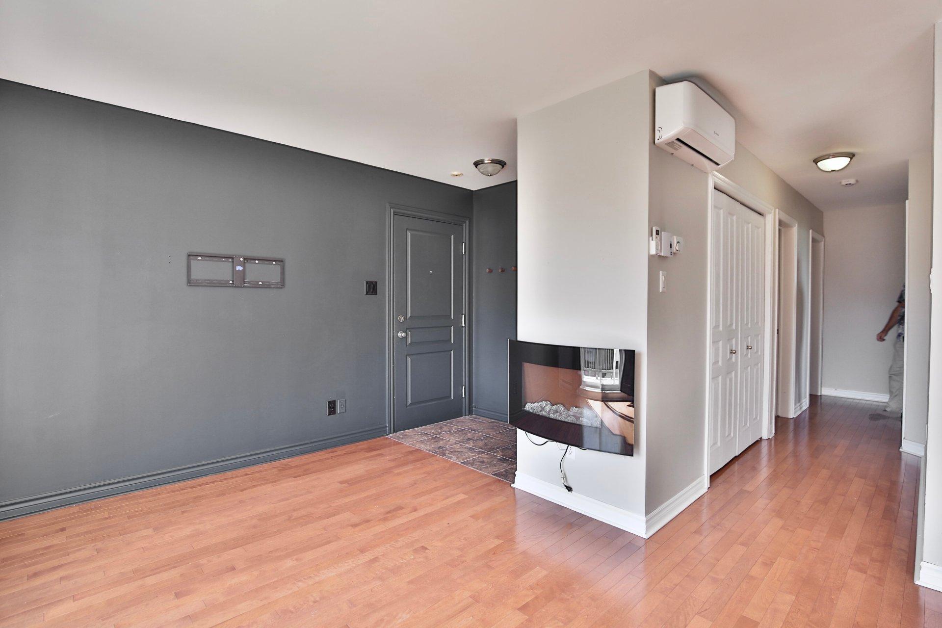 









1168


Rue Pierre-Cognac

, 402,
Chambly,




QC
J3L5W8

