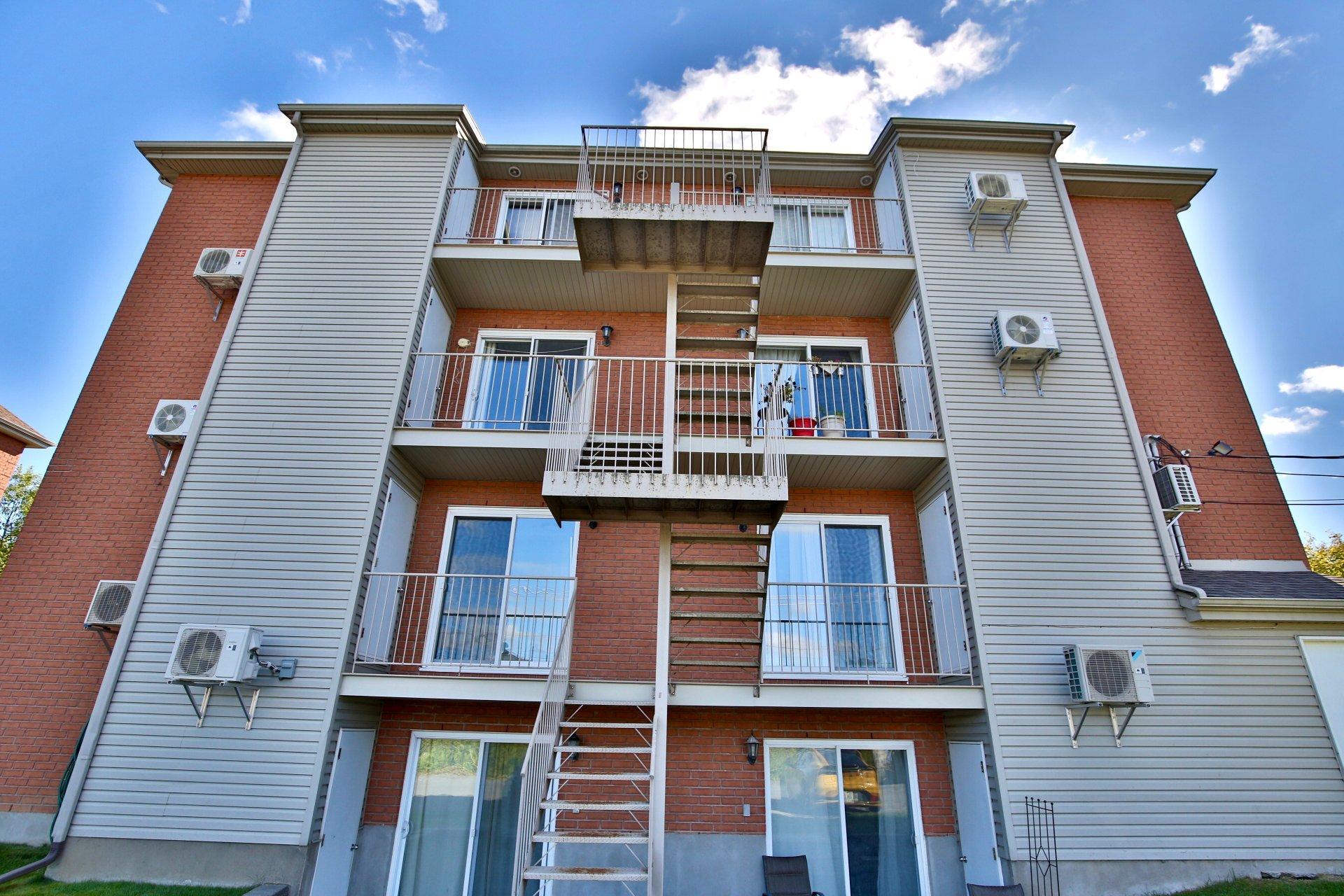 









1168


Rue Pierre-Cognac

, 402,
Chambly,




QC
J3L5W8

