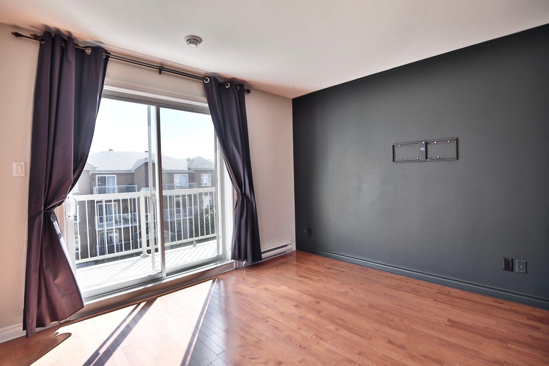 









1168


Rue Pierre-Cognac

, 402,
Chambly,




QC
J3L5W8

