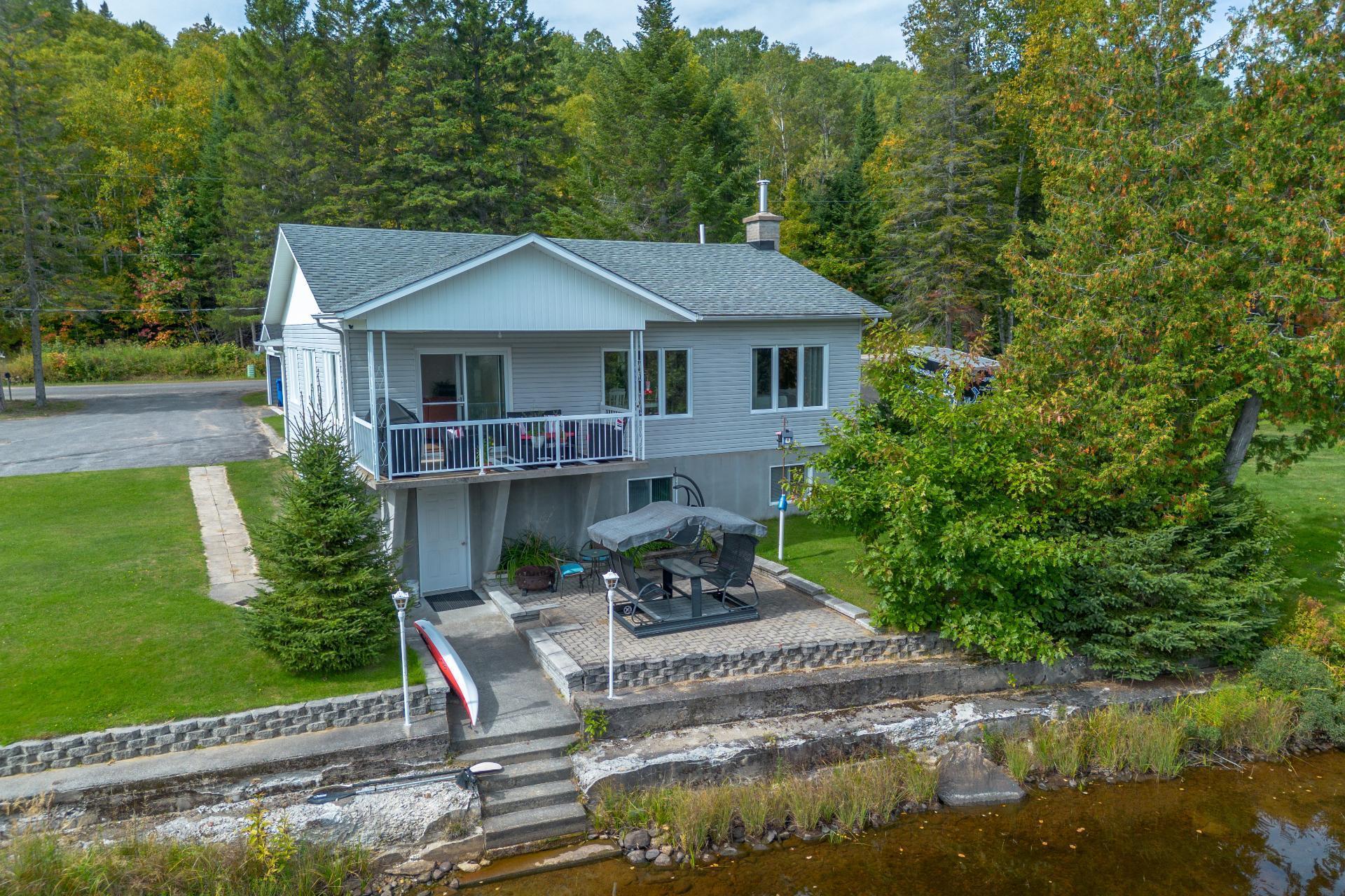 









6030


Rue Arthur

,
Saint-Zénon,




QC
J0K3N0

