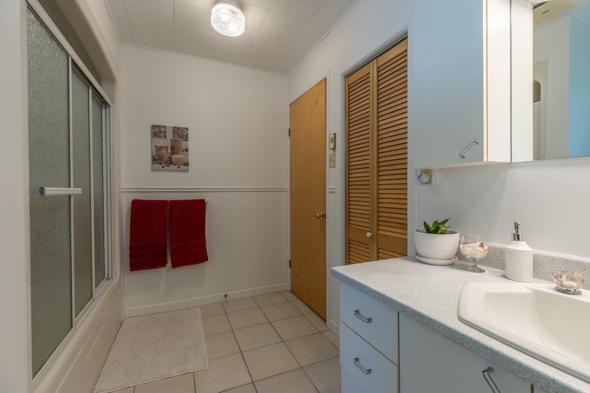 









6030


Rue Arthur

,
Saint-Zénon,




QC
J0K3N0

