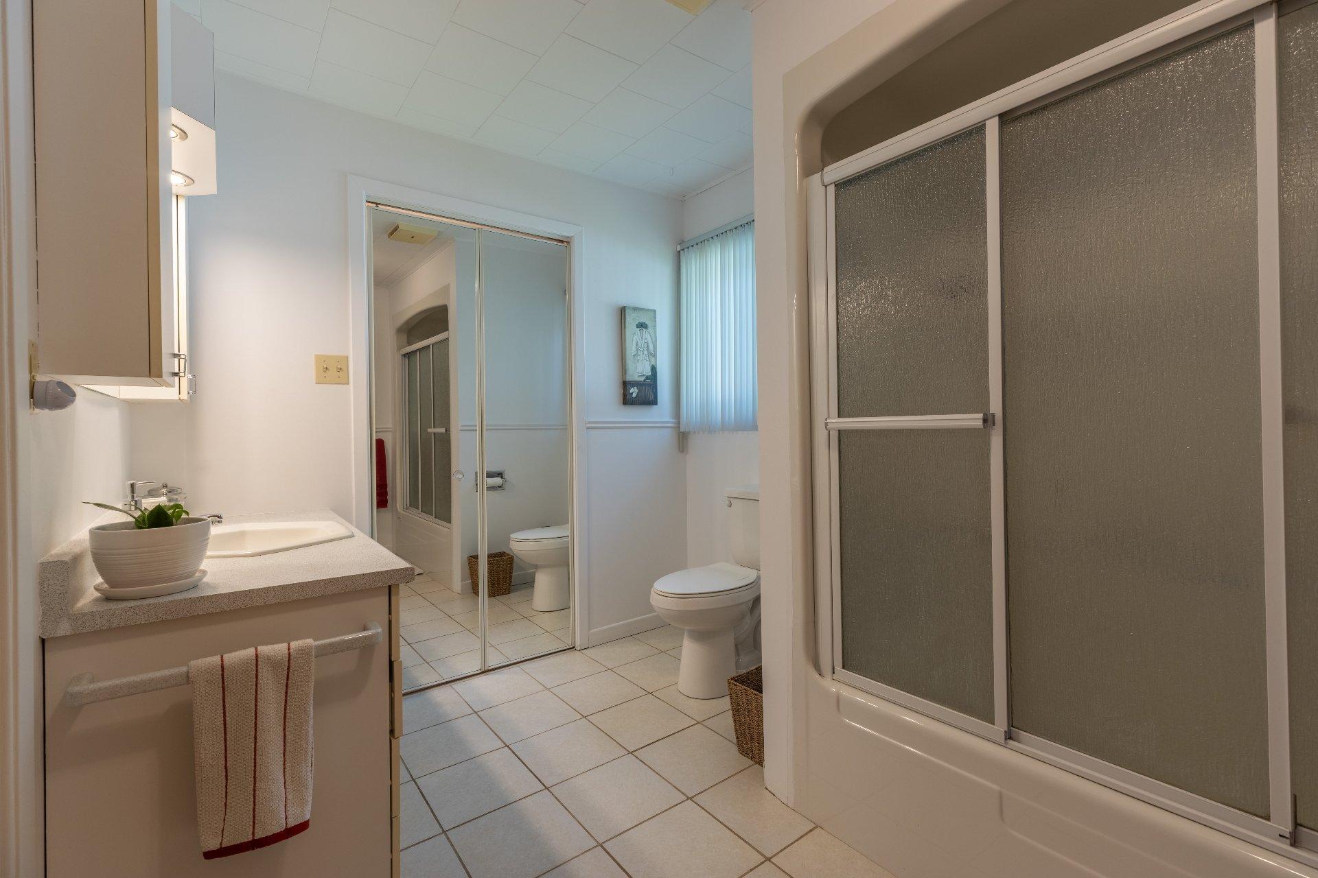 









6030


Rue Arthur

,
Saint-Zénon,




QC
J0K3N0

