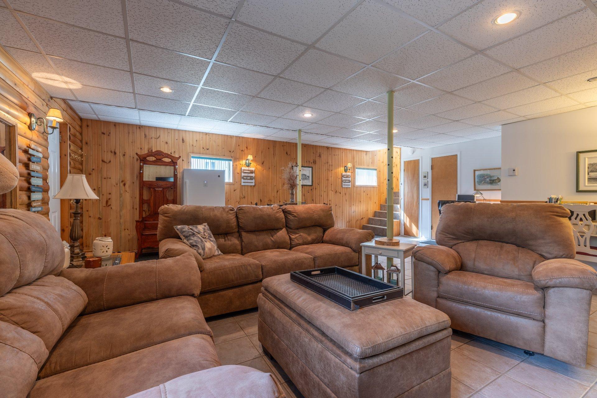 









6030


Rue Arthur

,
Saint-Zénon,




QC
J0K3N0

