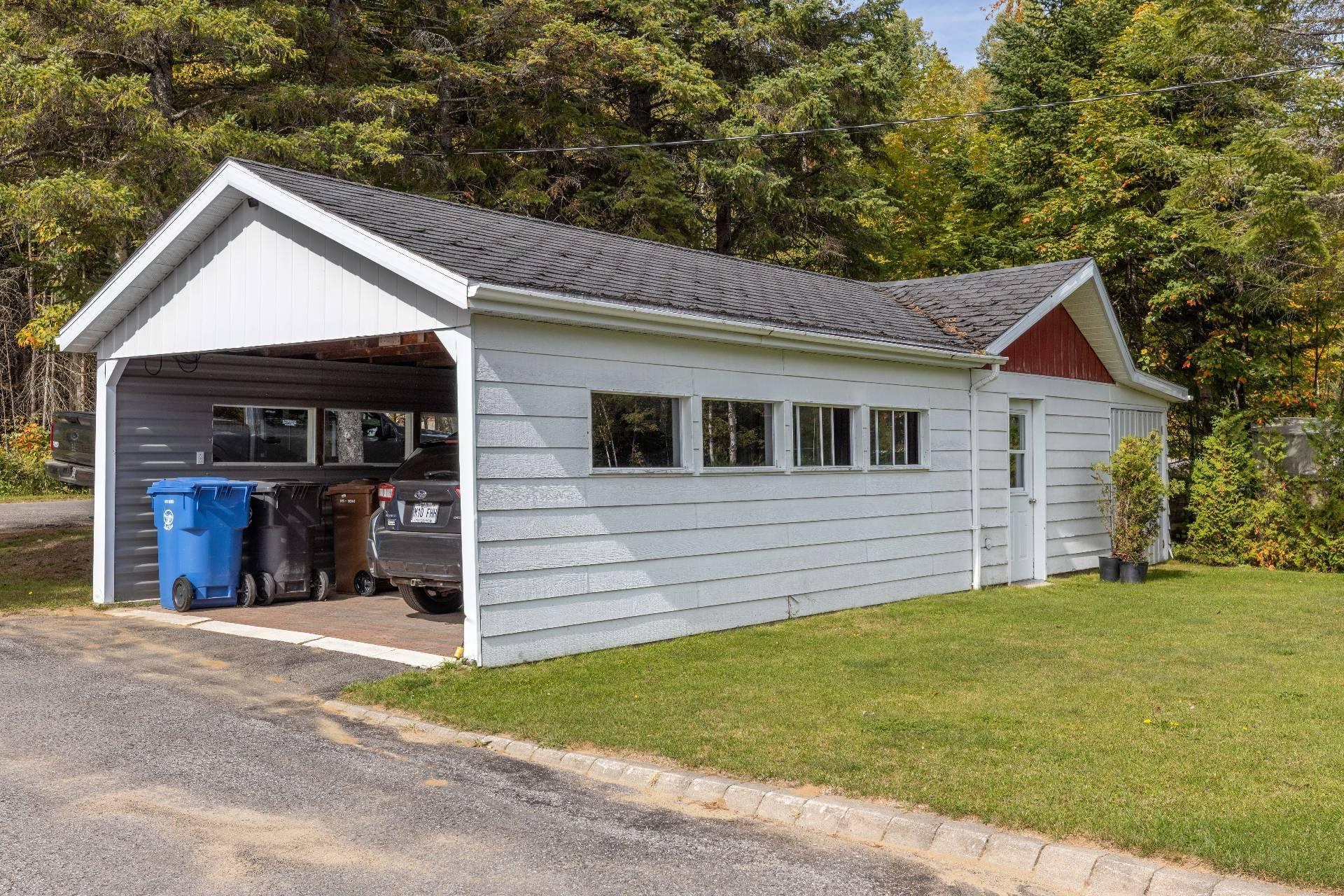 









6030


Rue Arthur

,
Saint-Zénon,




QC
J0K3N0

