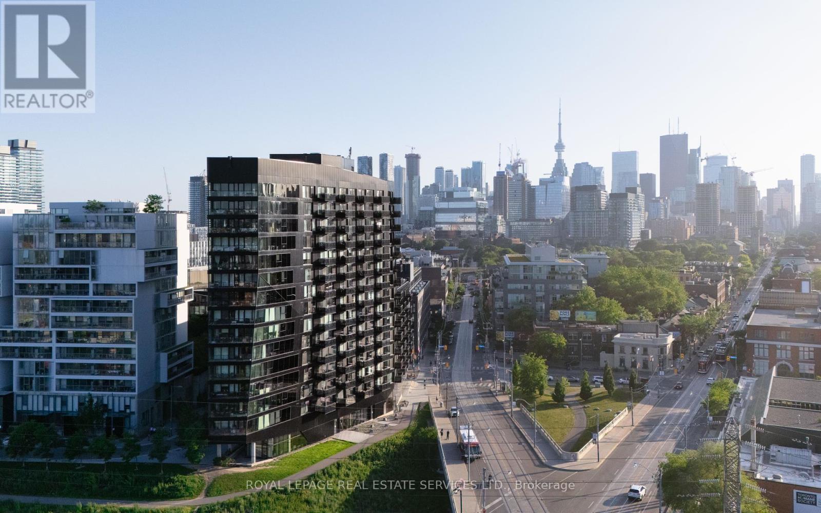 












1301 - 51 TROLLEY CRESCENT

,
Toronto,




Ontario
M5A0E9

