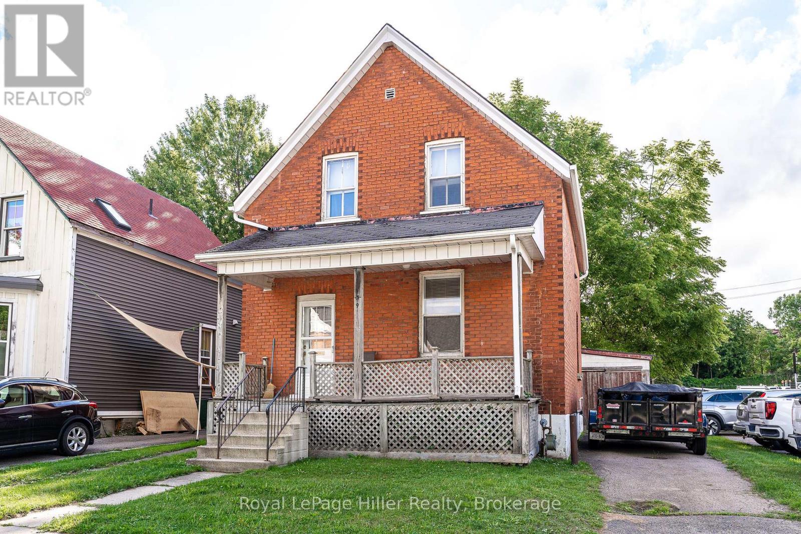 












139 WELLINGTON STREET

,
Stratford,




Ontario
N5A2L4

