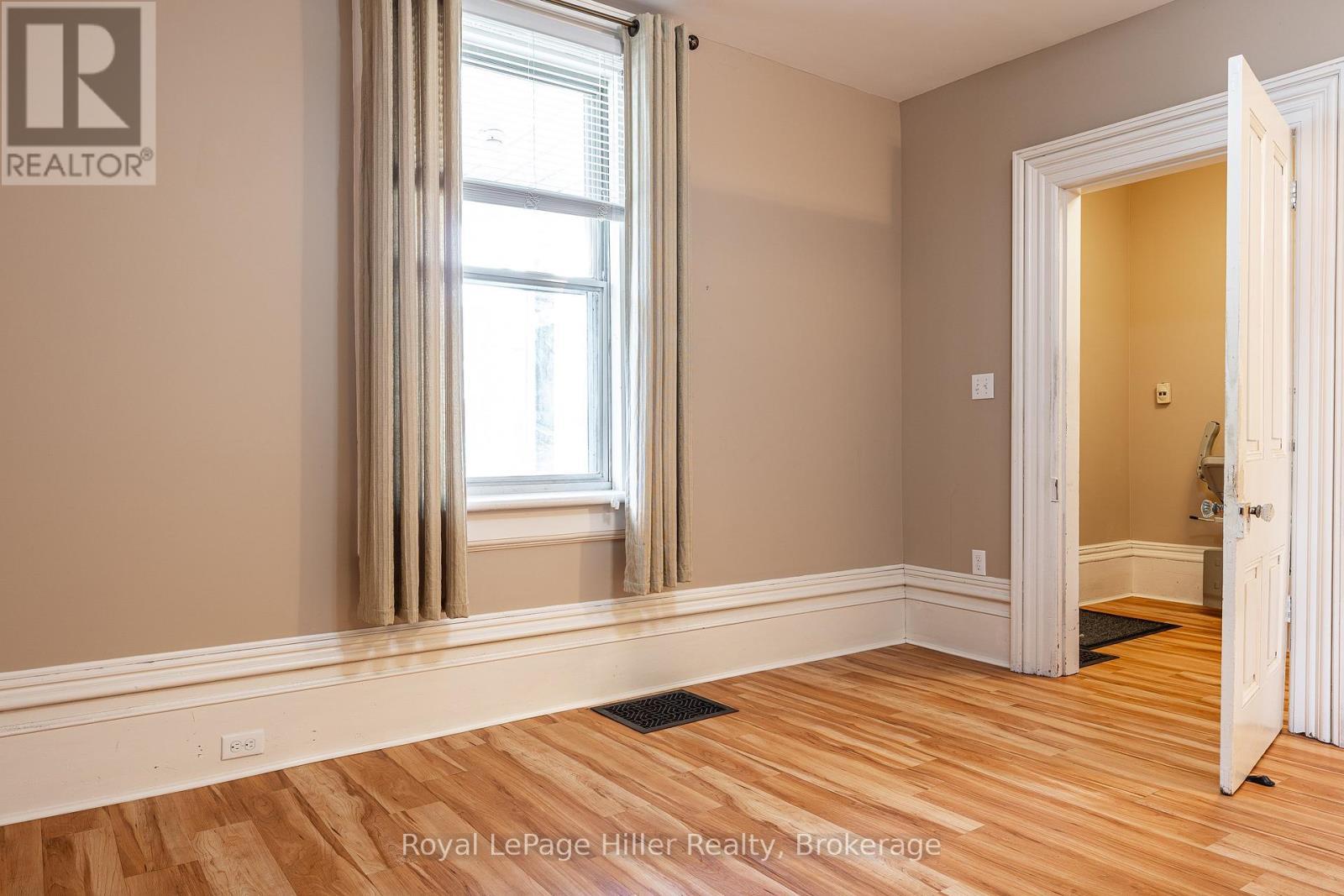 












139 WELLINGTON STREET

,
Stratford,




Ontario
N5A2L4

