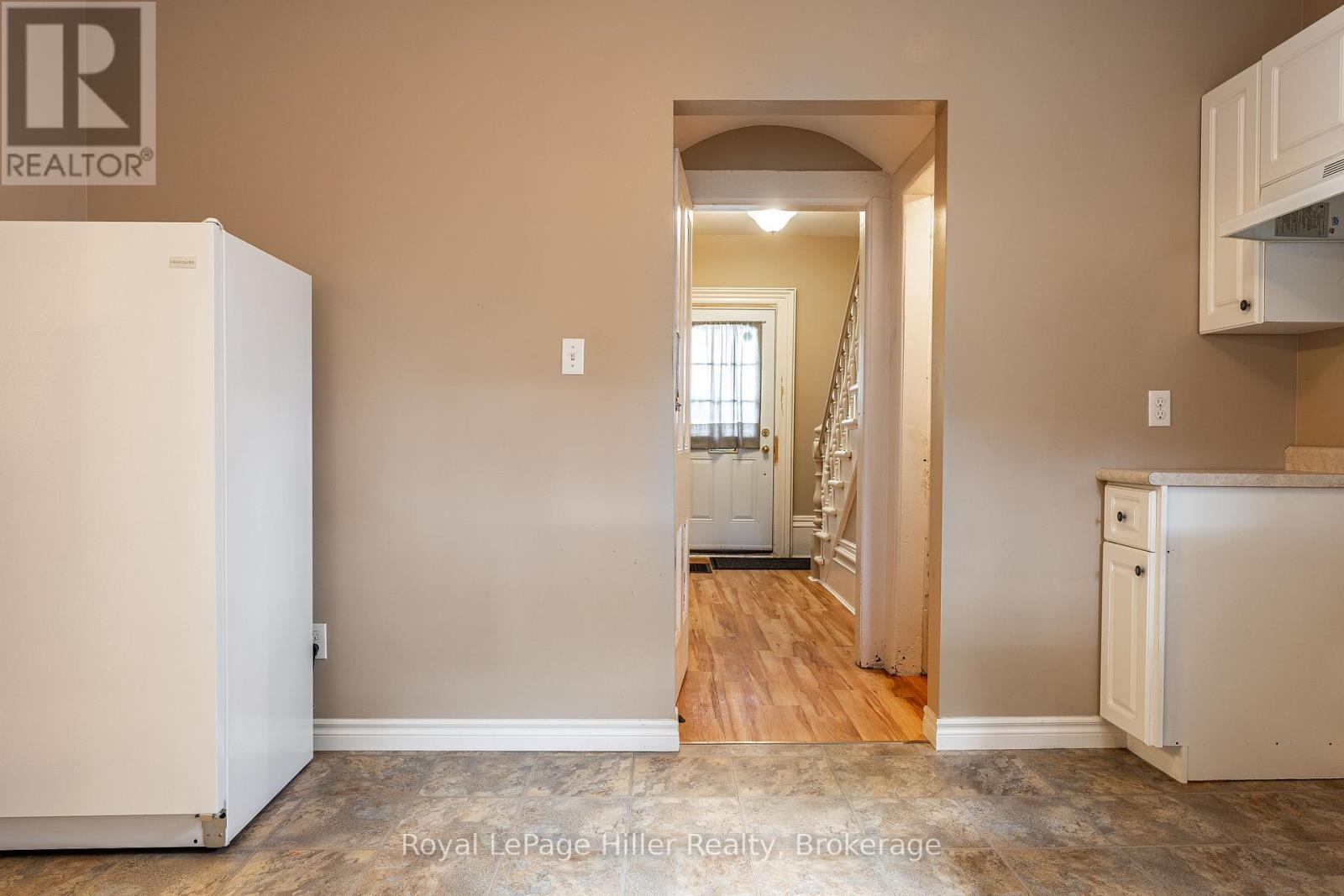 












139 WELLINGTON STREET

,
Stratford,




Ontario
N5A2L4

