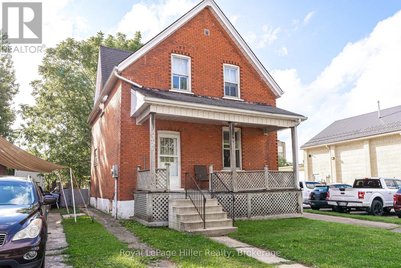 












139 WELLINGTON STREET

,
Stratford,




Ontario
N5A2L4

