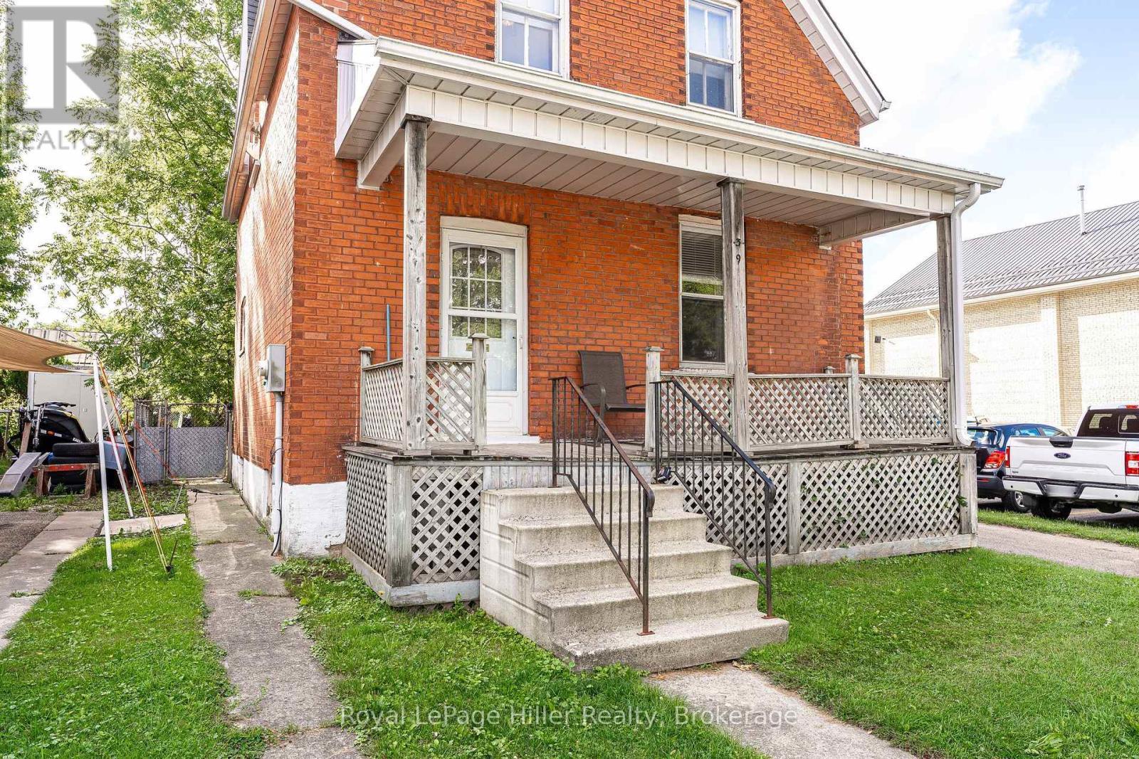 












139 WELLINGTON STREET

,
Stratford,




Ontario
N5A2L4

