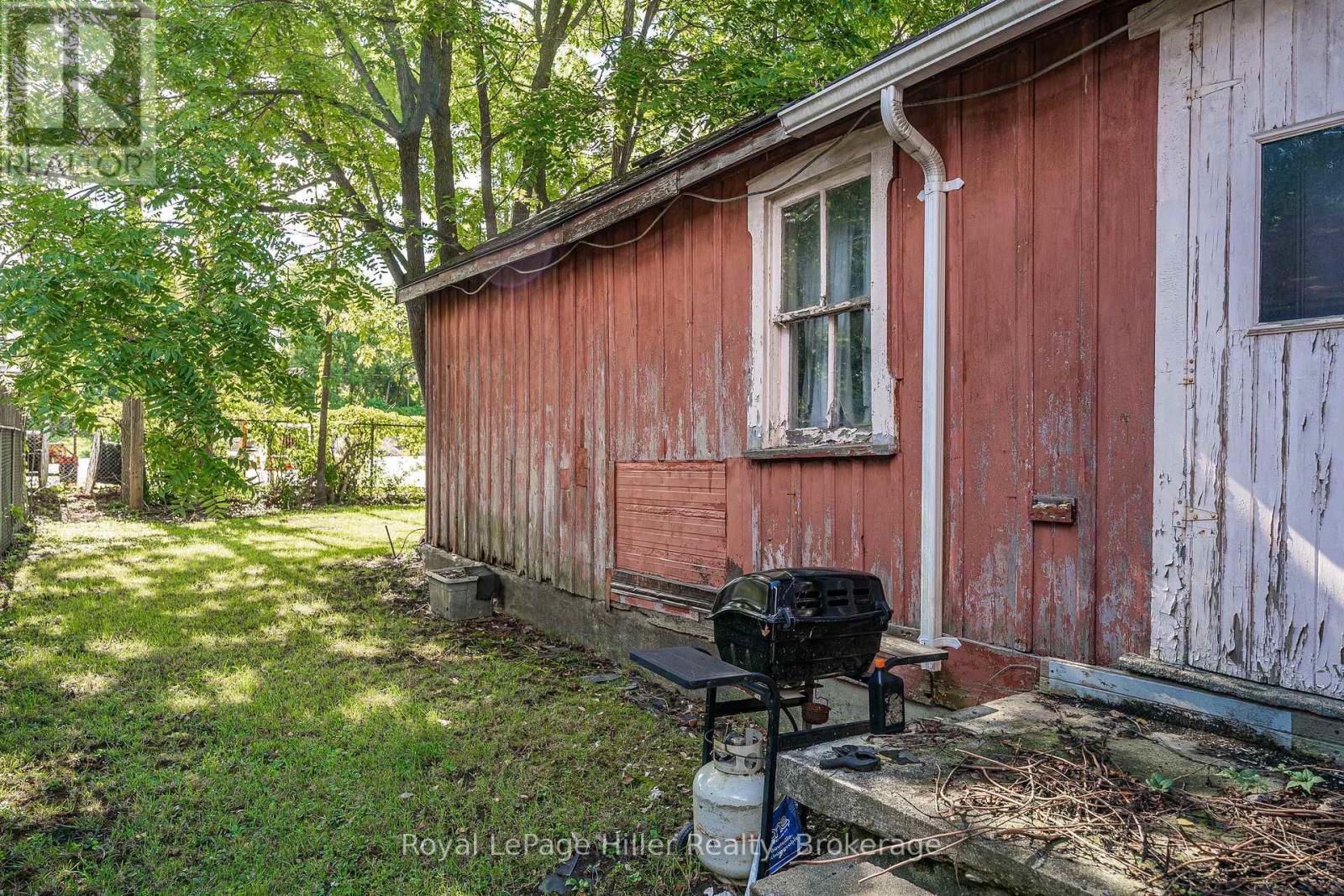 












139 WELLINGTON STREET

,
Stratford,




Ontario
N5A2L4

