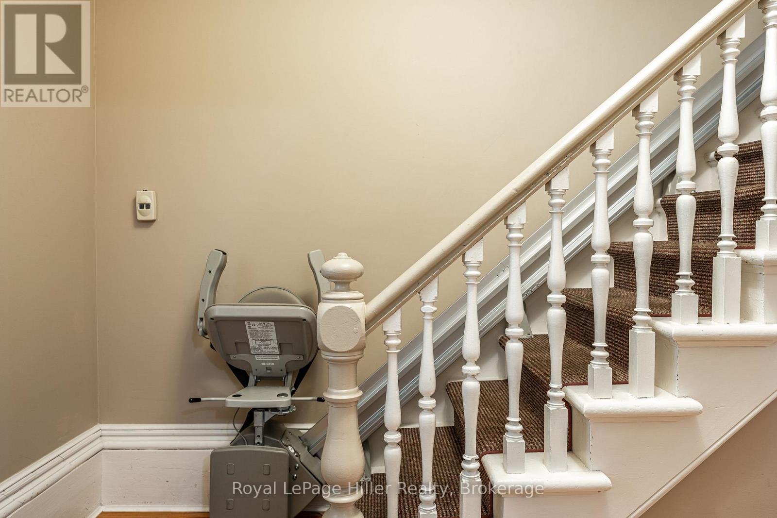 












139 WELLINGTON STREET

,
Stratford,




Ontario
N5A2L4


