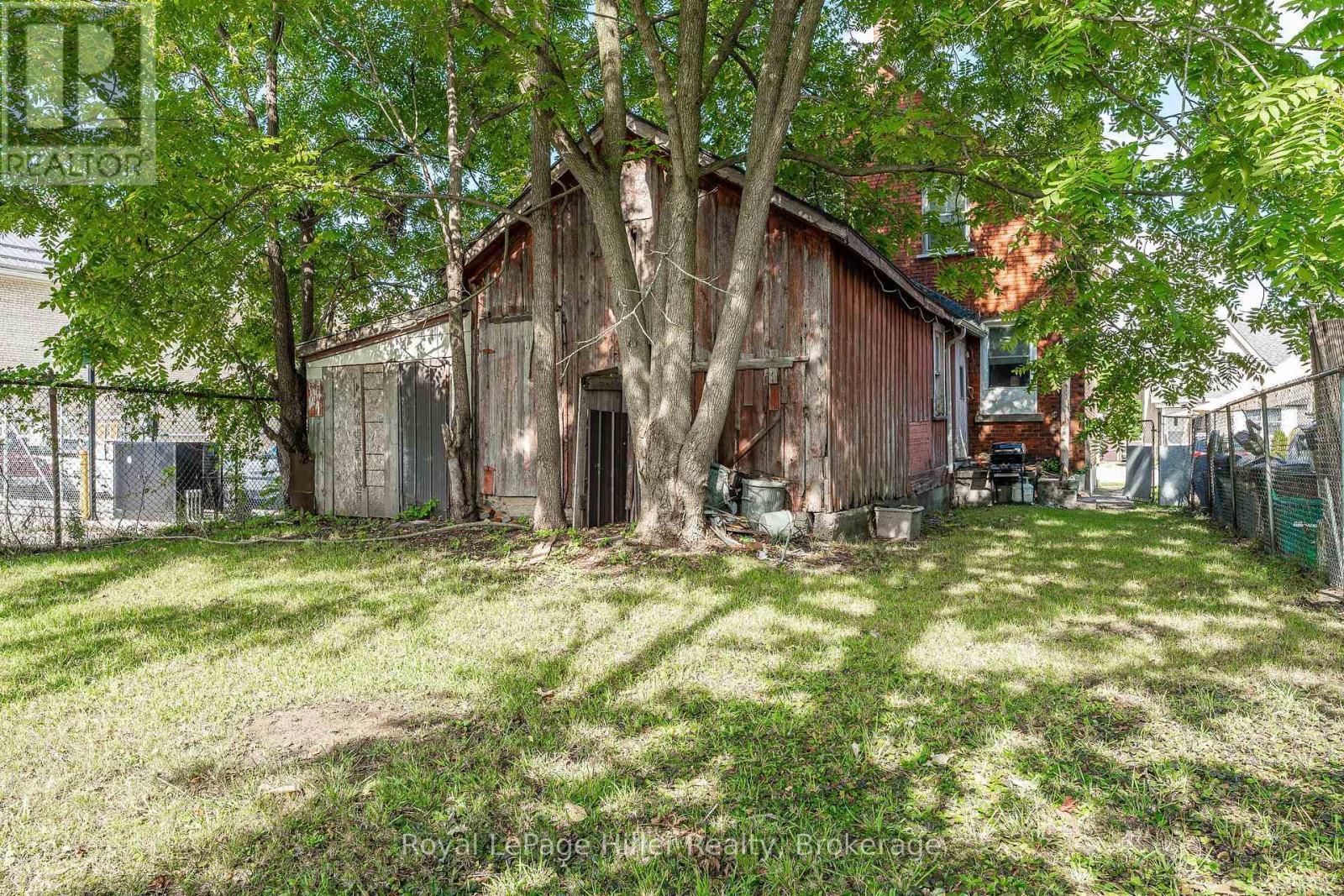 












139 WELLINGTON STREET

,
Stratford,




Ontario
N5A2L4

