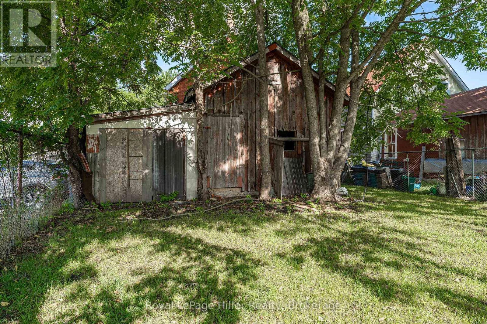 












139 WELLINGTON STREET

,
Stratford,




Ontario
N5A2L4

