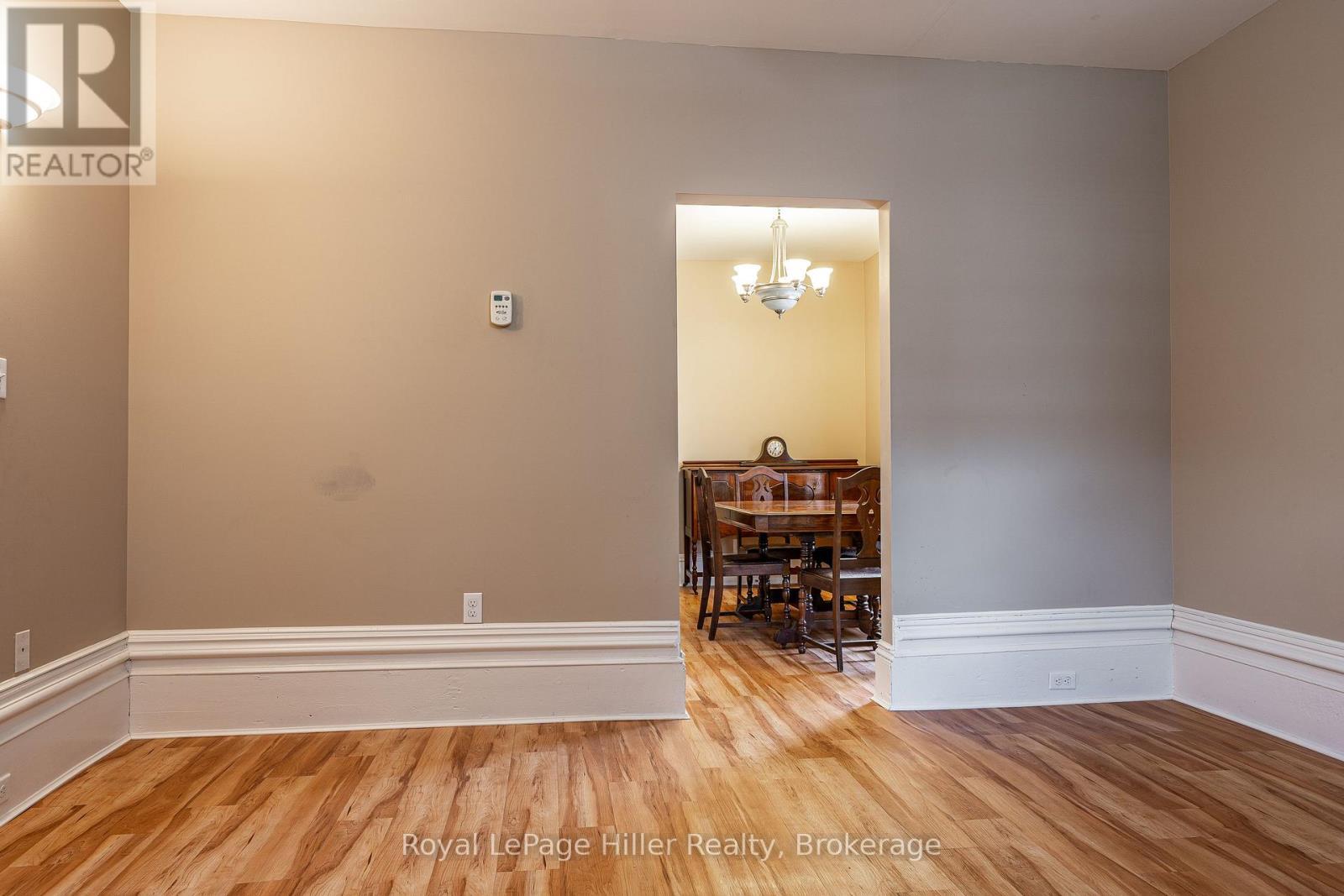 












139 WELLINGTON STREET

,
Stratford,




Ontario
N5A2L4

