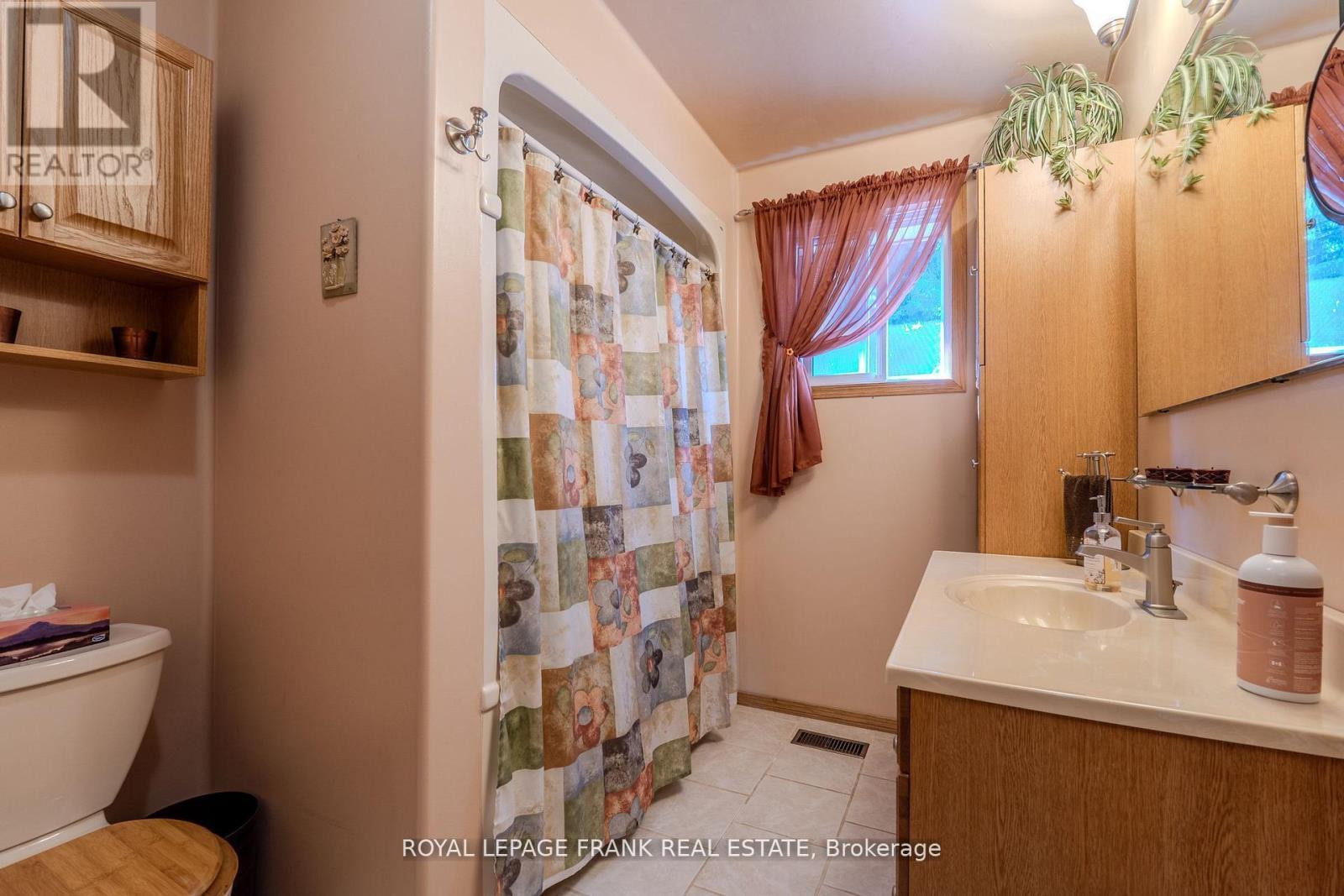 












2304 OLD NORWOOD ROAD

,
Otonabee-South Monaghan,




Ontario
K9J0G6

