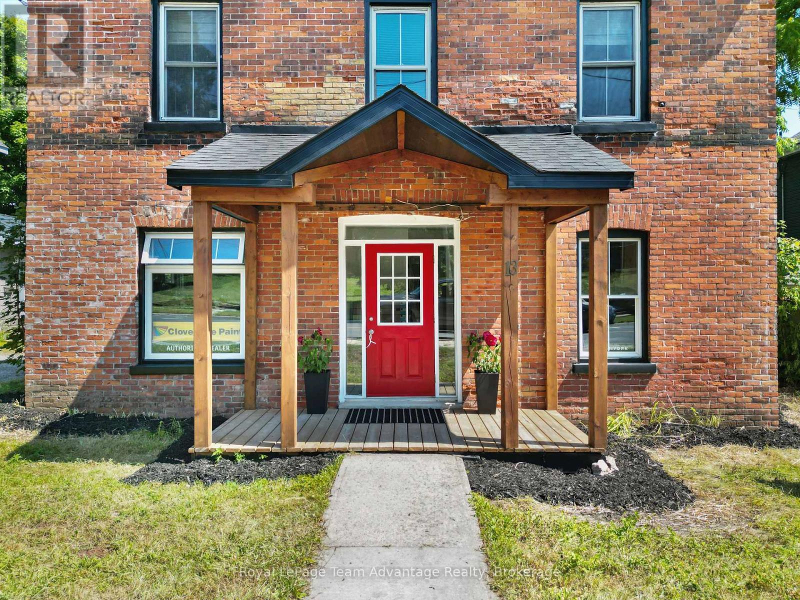 












13 CHURCH STREET

,
Parry Sound,




Ontario
P2A1Y2

